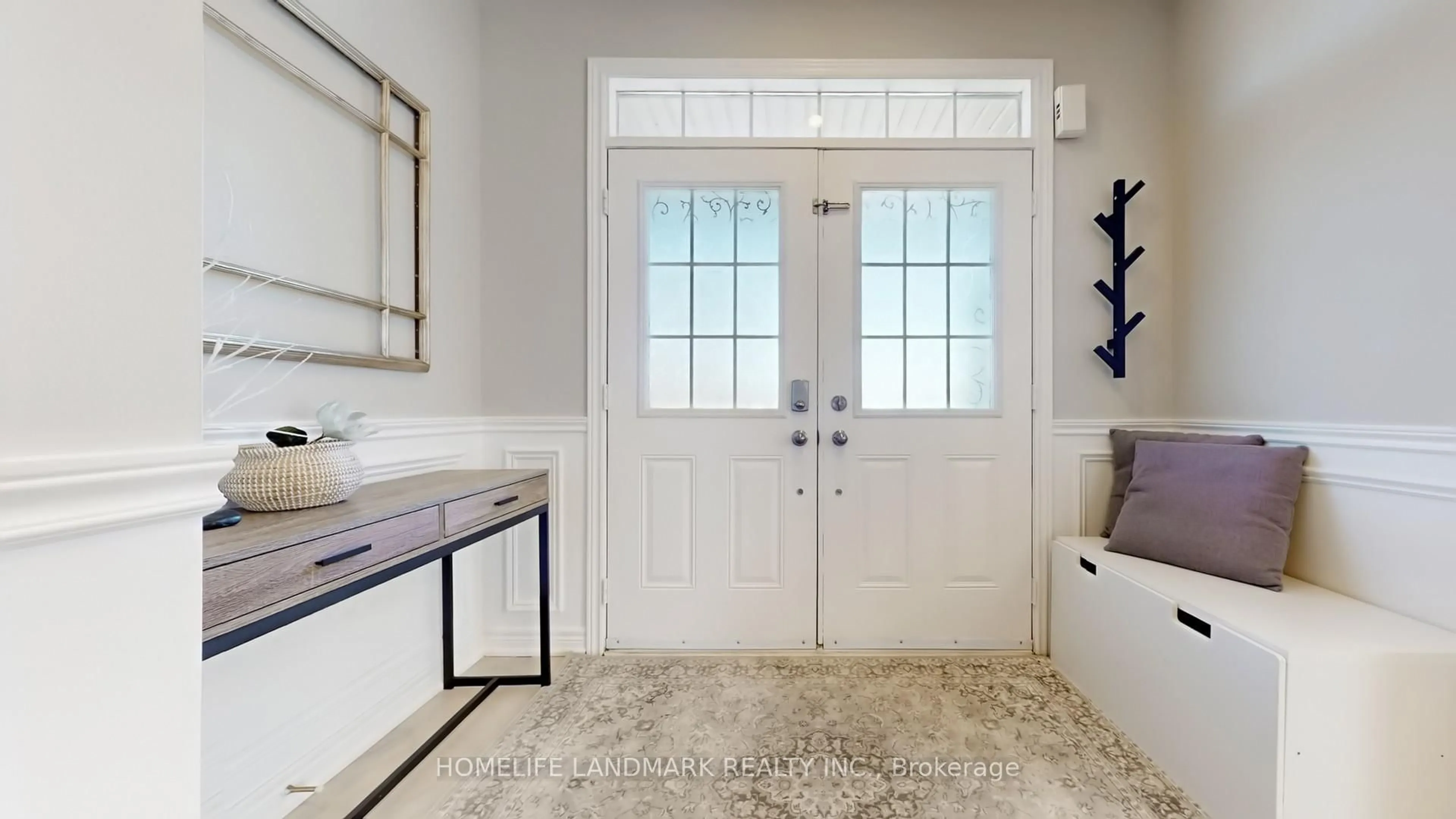 Indoor entryway for 13 Woodway Lane, Markham Ontario L6B 0N4