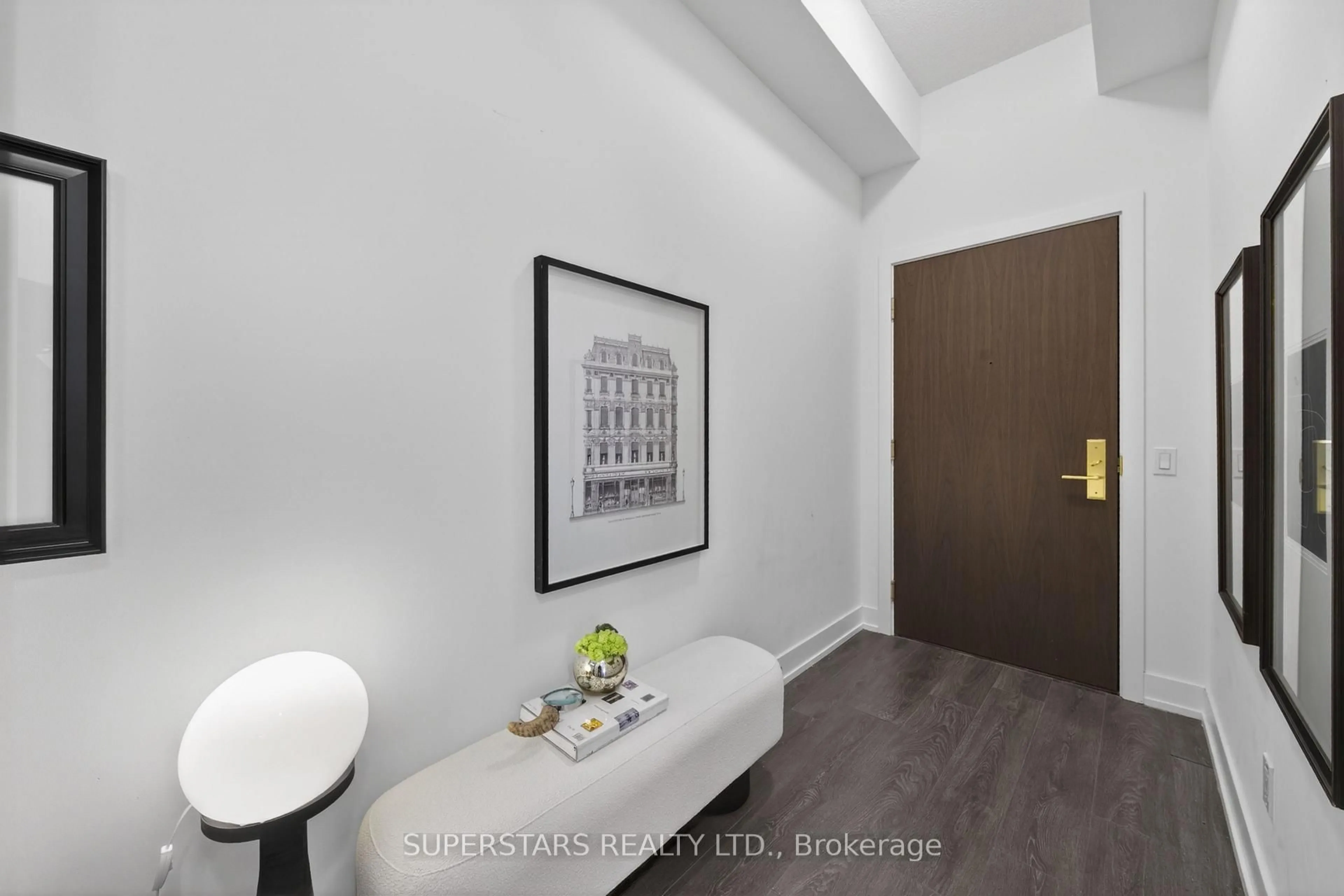 Indoor entryway for 278 Buchanan Dr #817, Markham Ontario L3R 6J1