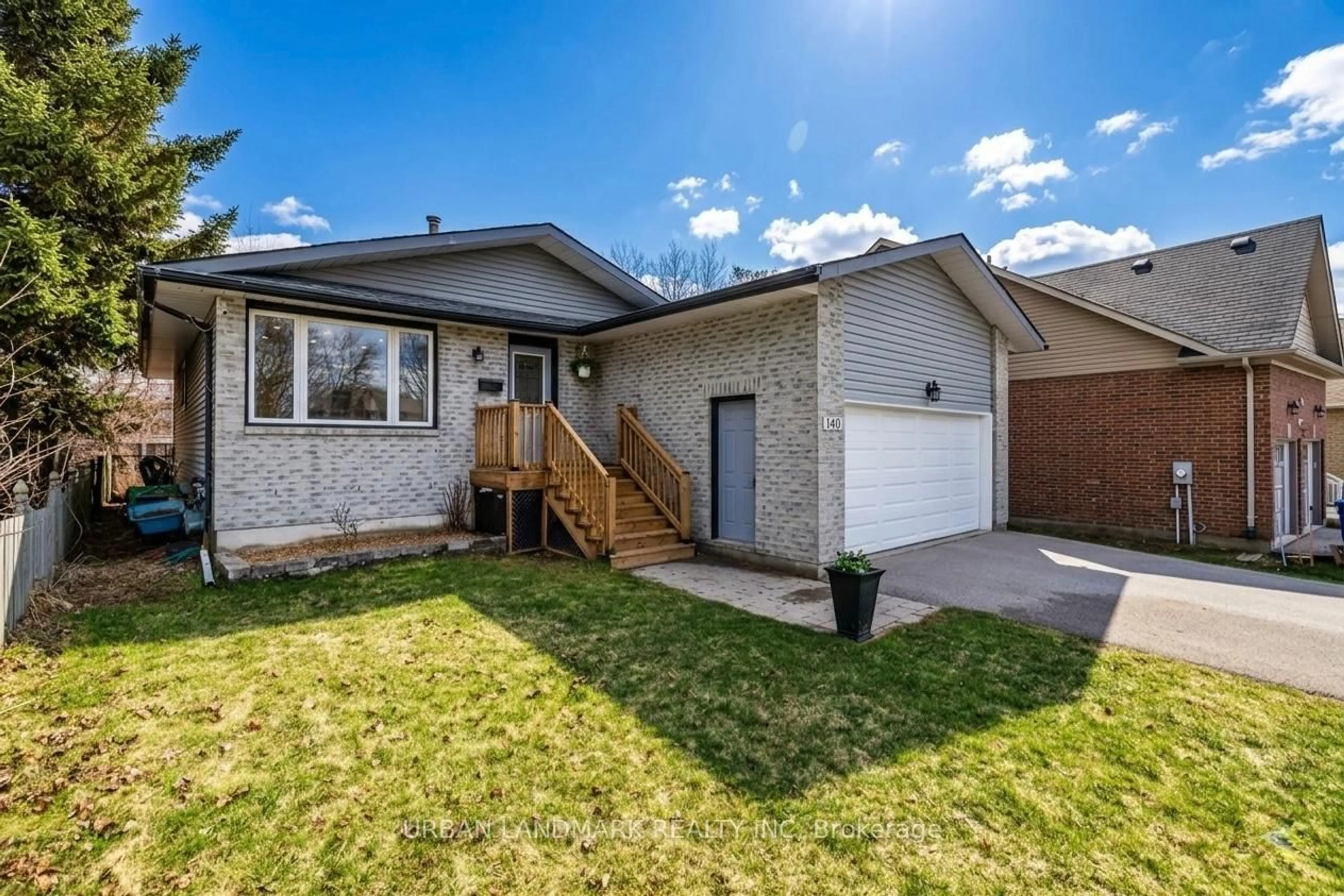 Home with brick exterior material, street for 140 Riveredge Dr, Georgina Ontario L4P 2P3