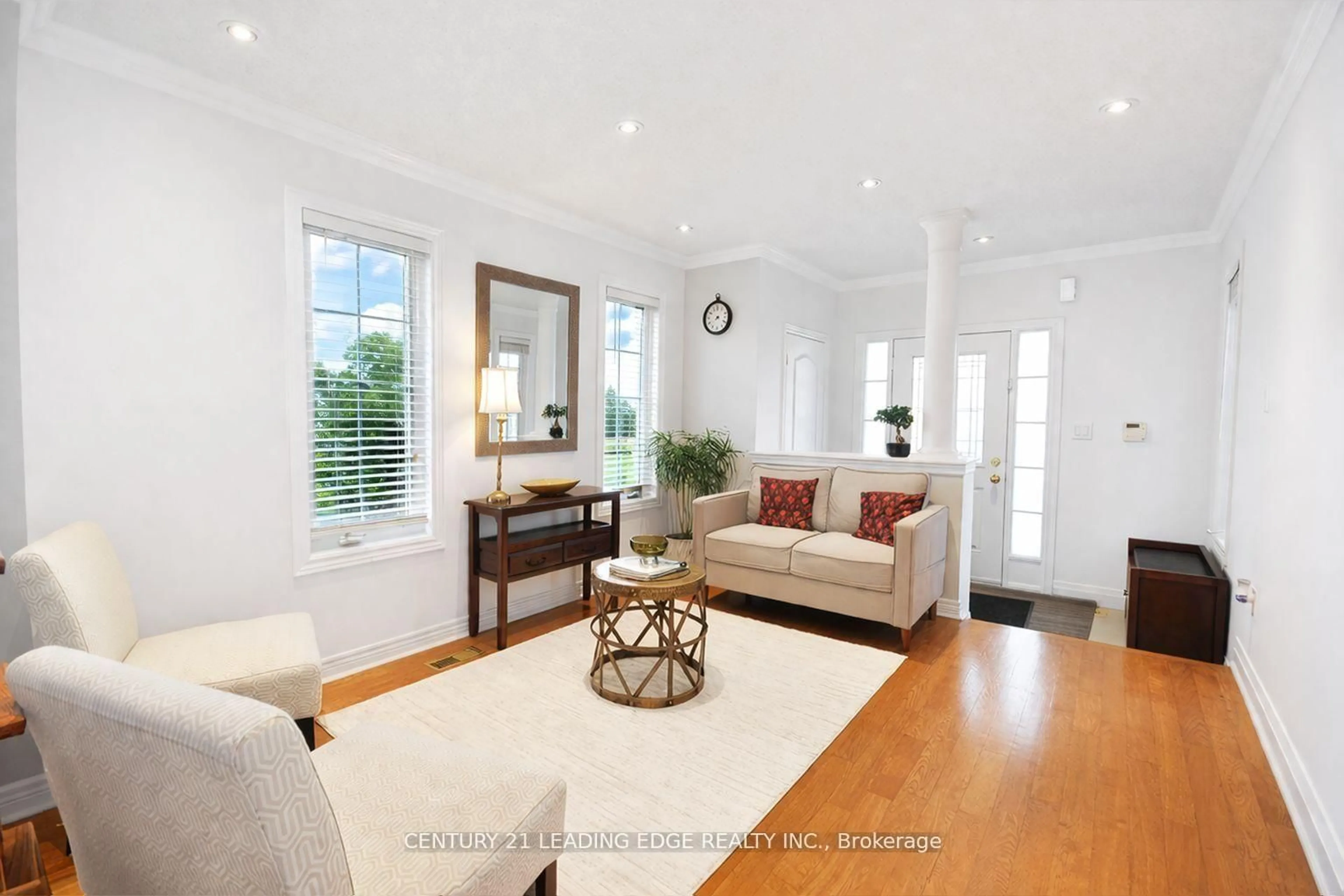 Living room with furniture, wood/laminate floor for 19 Joseph Todd Rd, Whitchurch-Stouffville Ontario L4A 0H8