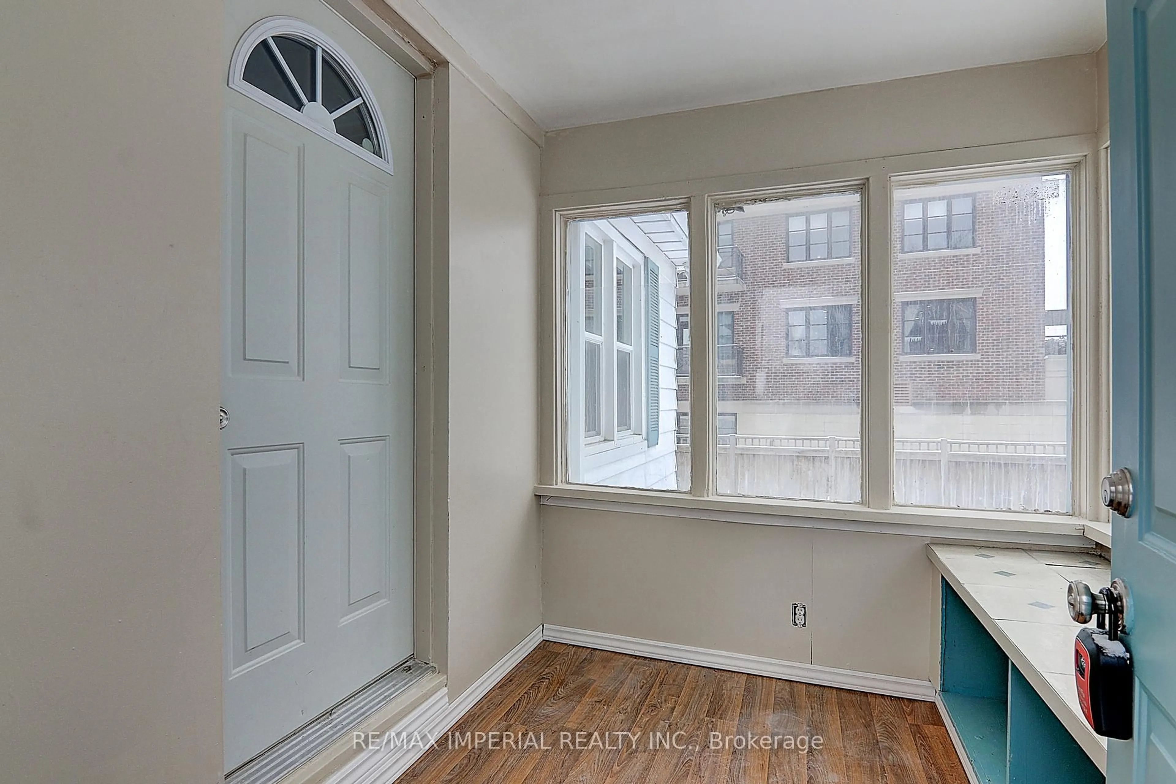 Indoor entryway for 49 Sunset Beach Rd, Richmond Hill Ontario L4E 1A3