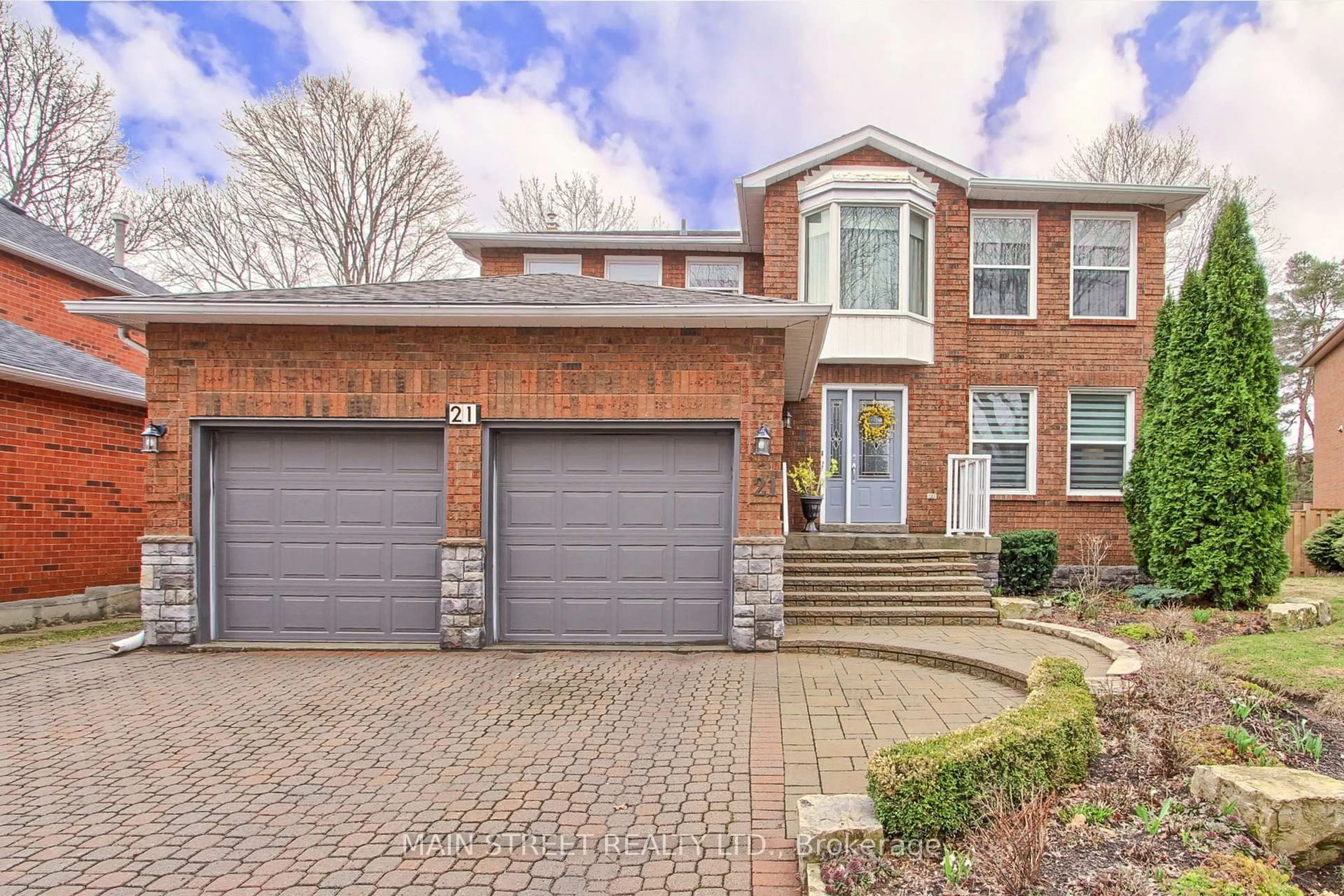 Home with brick exterior material, street for 21 Chadburn Cres, Aurora Ontario L4G 4V6