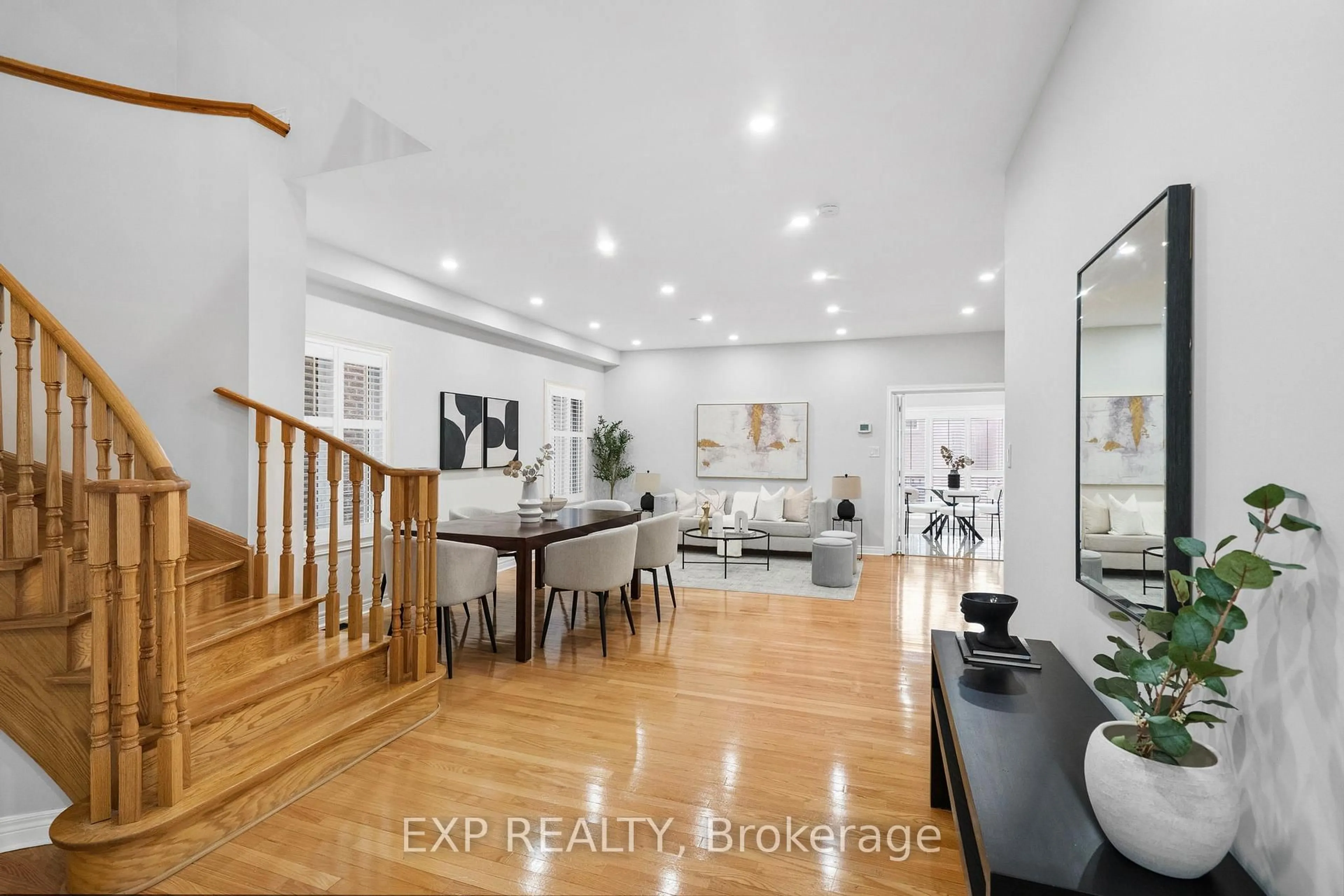 Indoor entryway for 278 Williamson Rd, Markham Ontario L6E 1X1