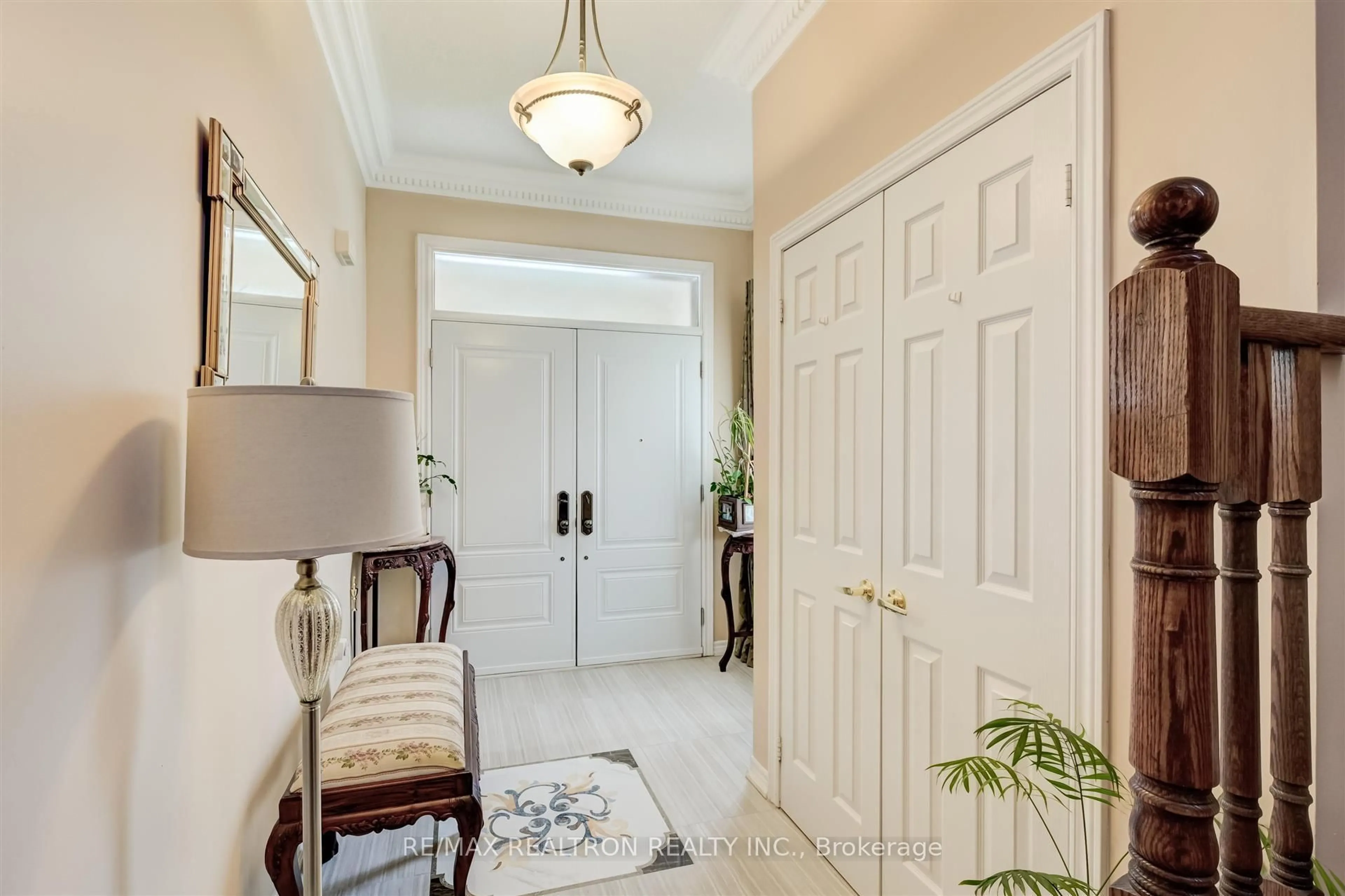 Indoor entryway for 192 Israel Zilber Dr, Vaughan Ontario L6A 0L3
