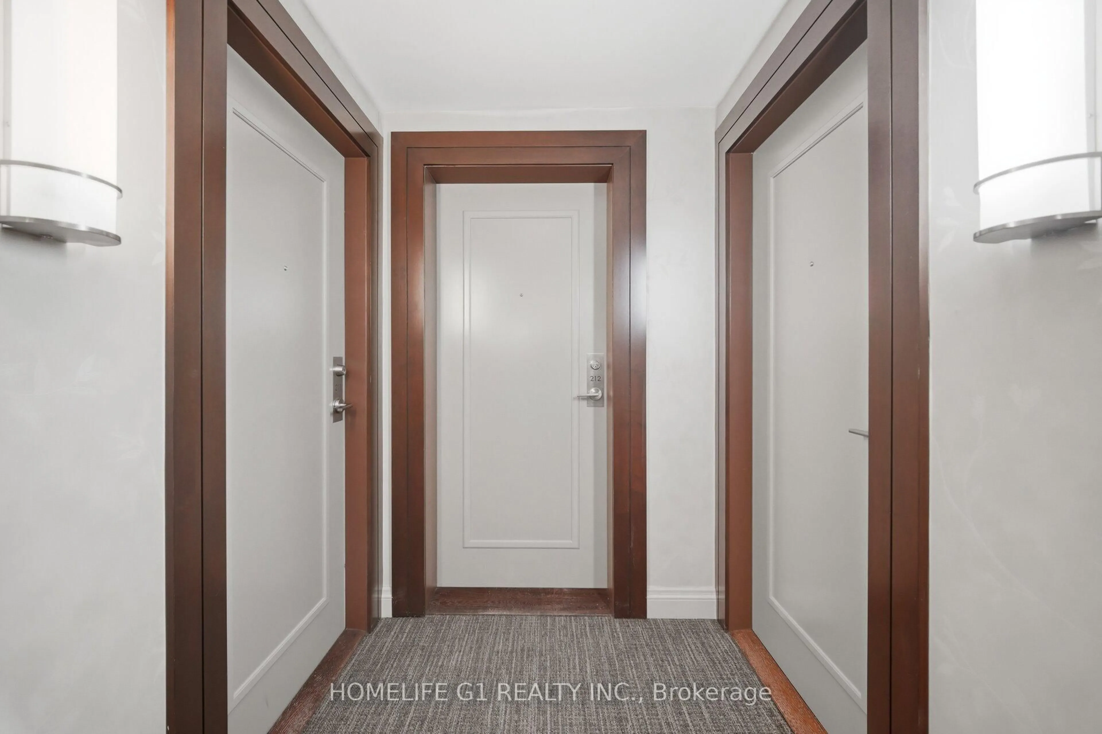 Indoor foyer for 2396 Major Mackenzie Dr #212, Vaughan Ontario L6A 3Y7