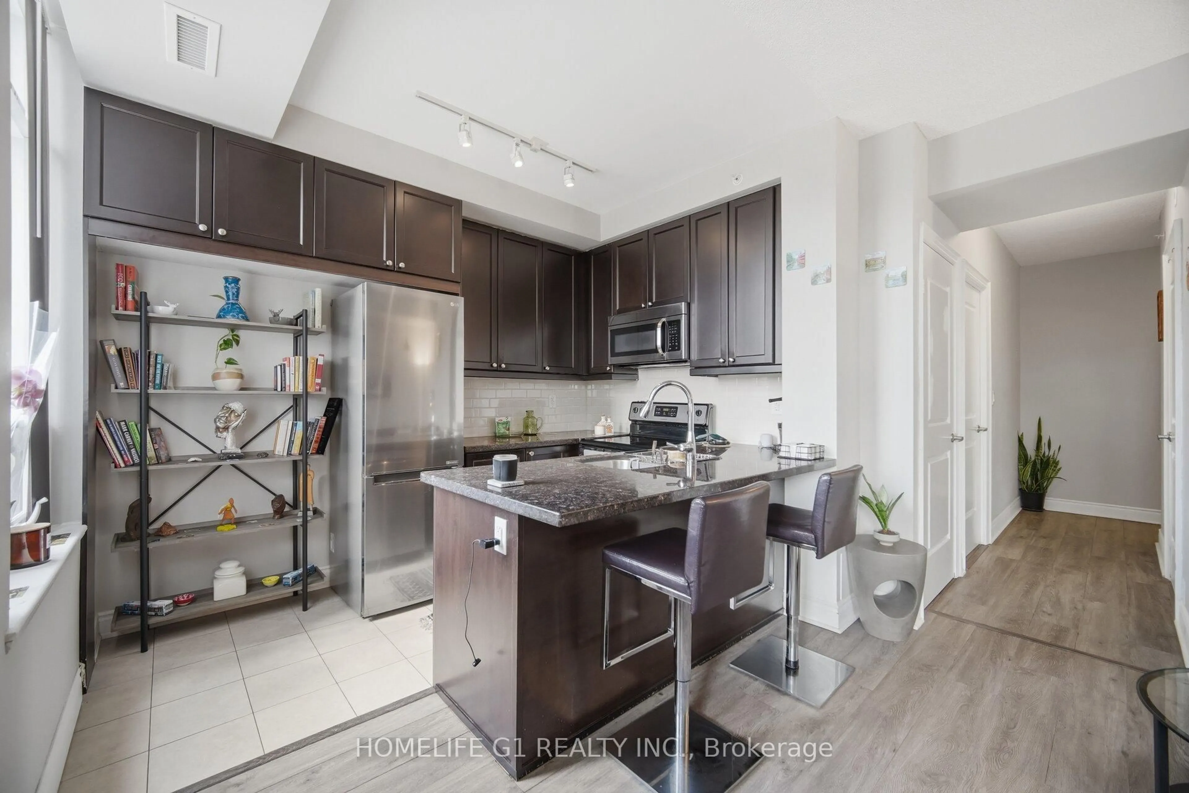 Open concept kitchen, unknown for 2396 Major Mackenzie Dr #212, Vaughan Ontario L6A 3Y7