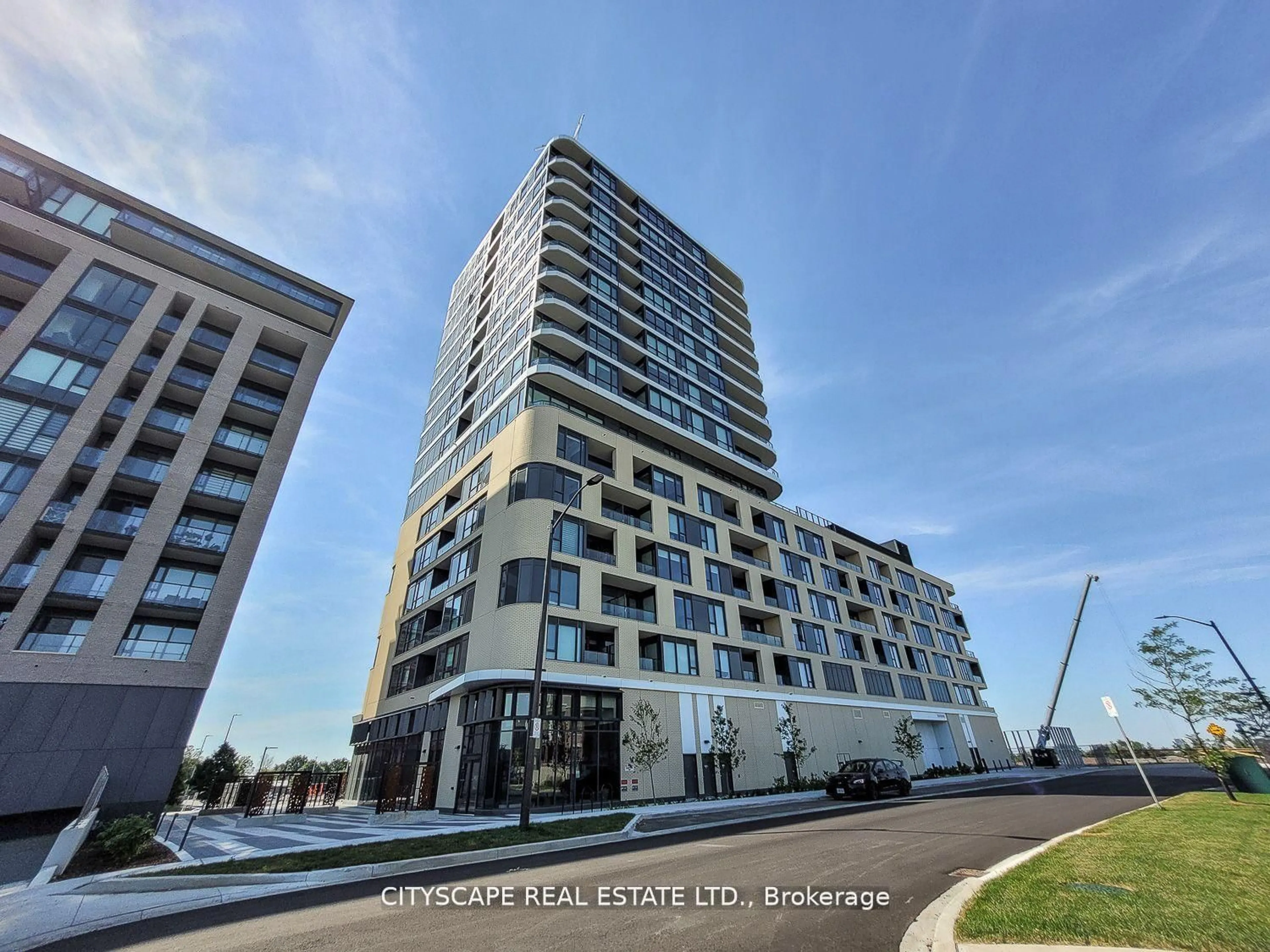 A pic from outside/outdoor area/front of a property/back of a property/a pic from drone, building for 120 Eagle Rock Way #405, Vaughan Ontario L6A 5C2