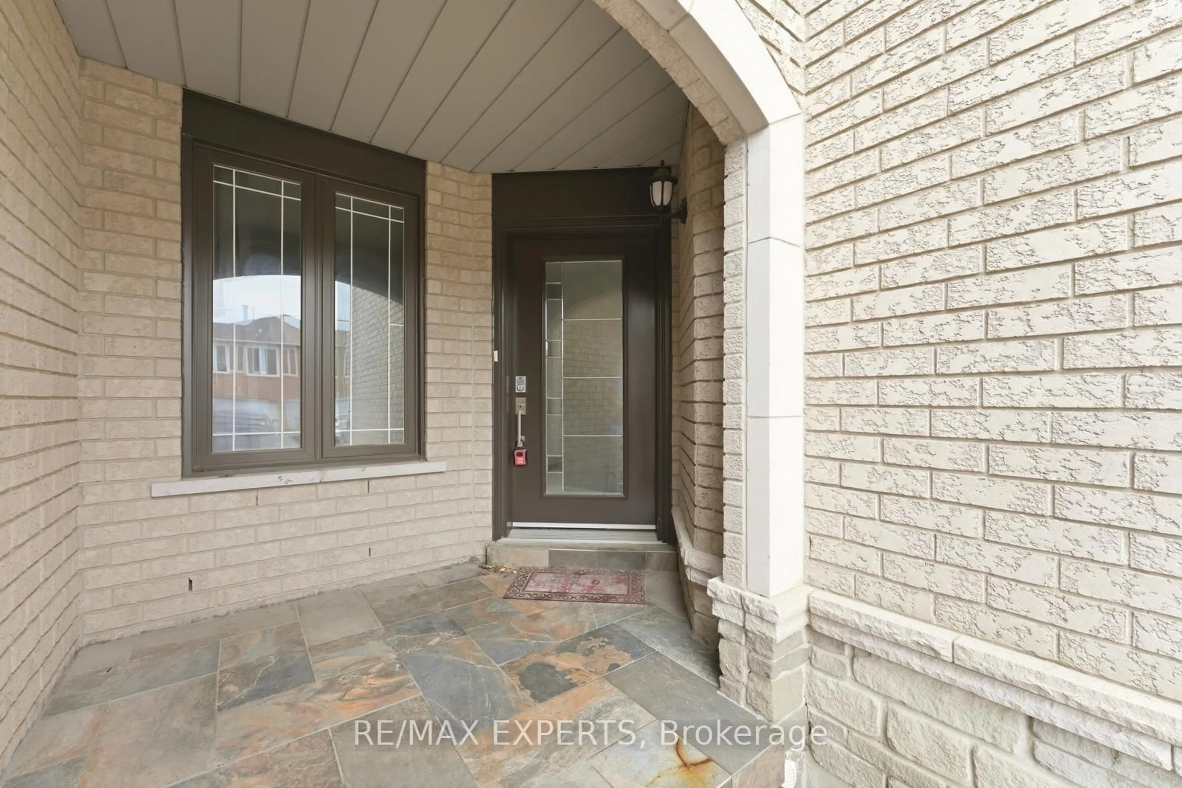 Indoor entryway for 22 Wedgewood Pl, Vaughan Ontario L4K 4X7
