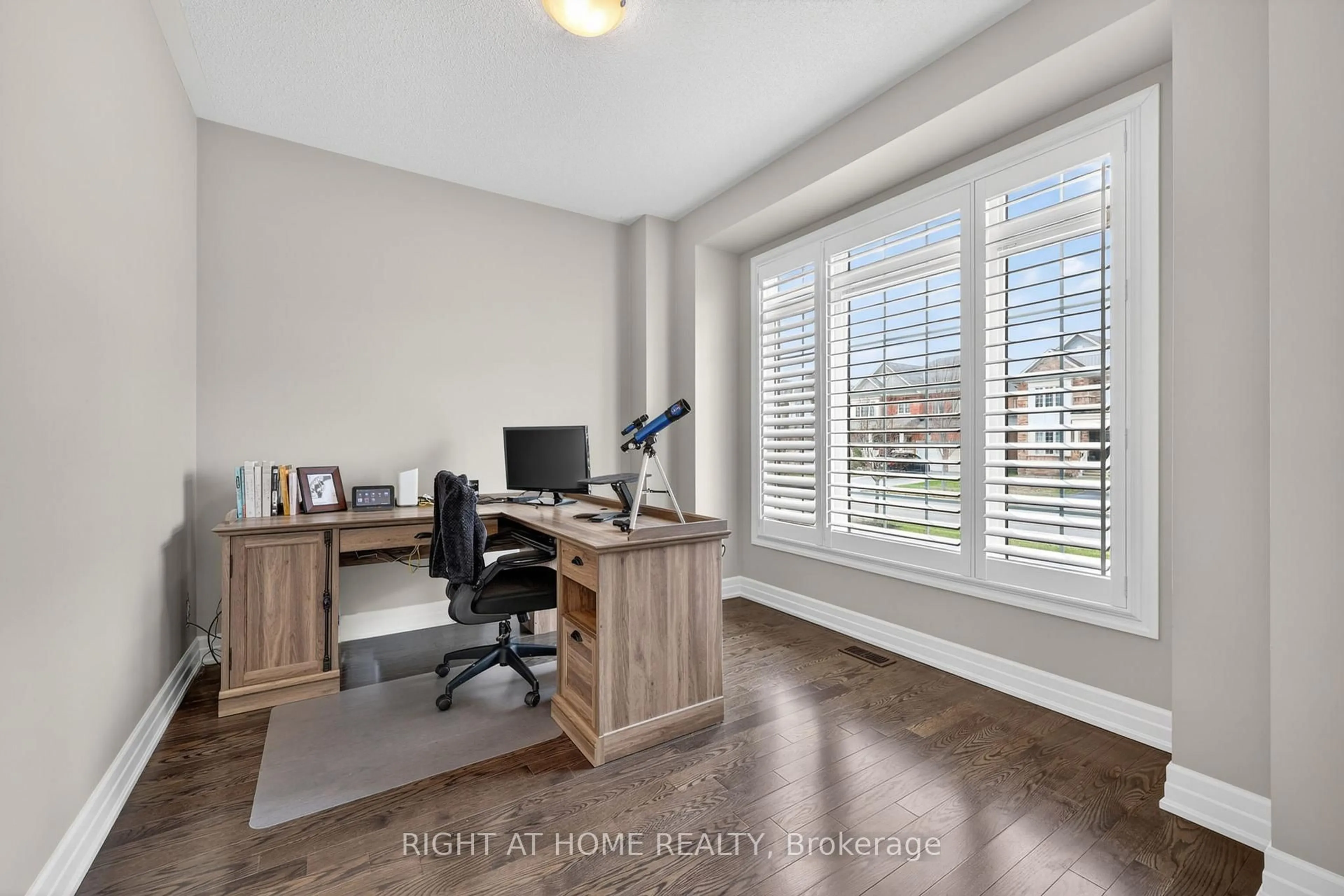 A pic of a room for 61 Latimer Ave, Essa Ontario L3W 0N3