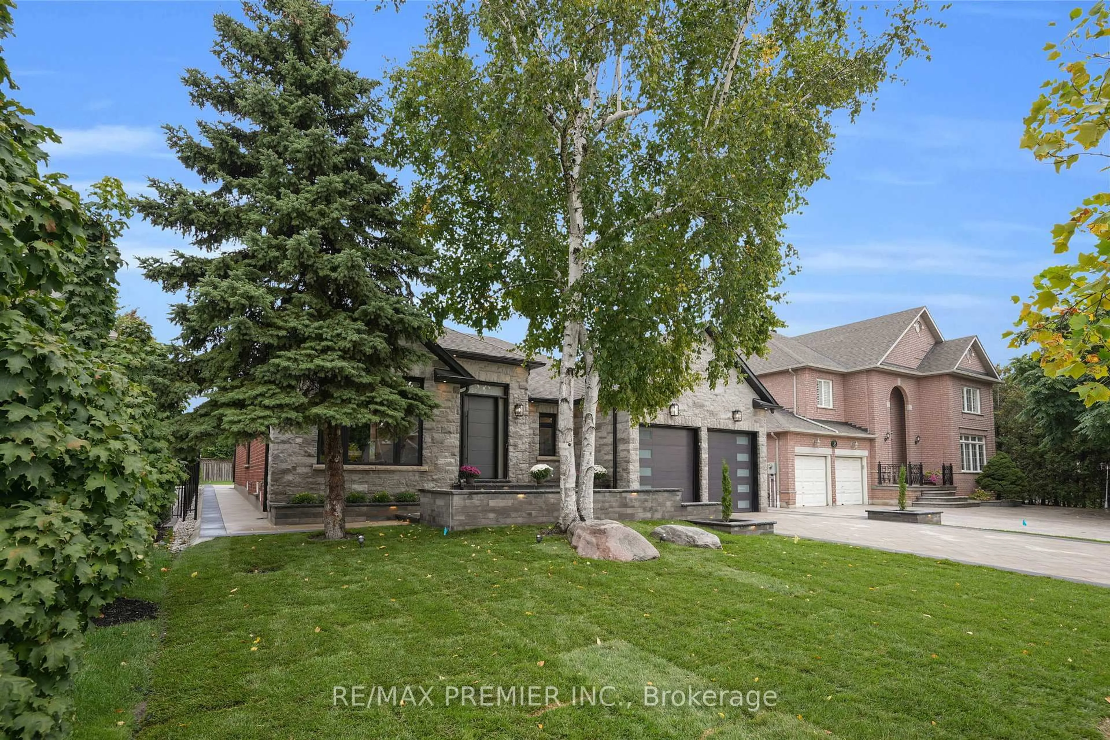 Unknown for 19 Polo Cres, Vaughan Ontario L4L 8W6