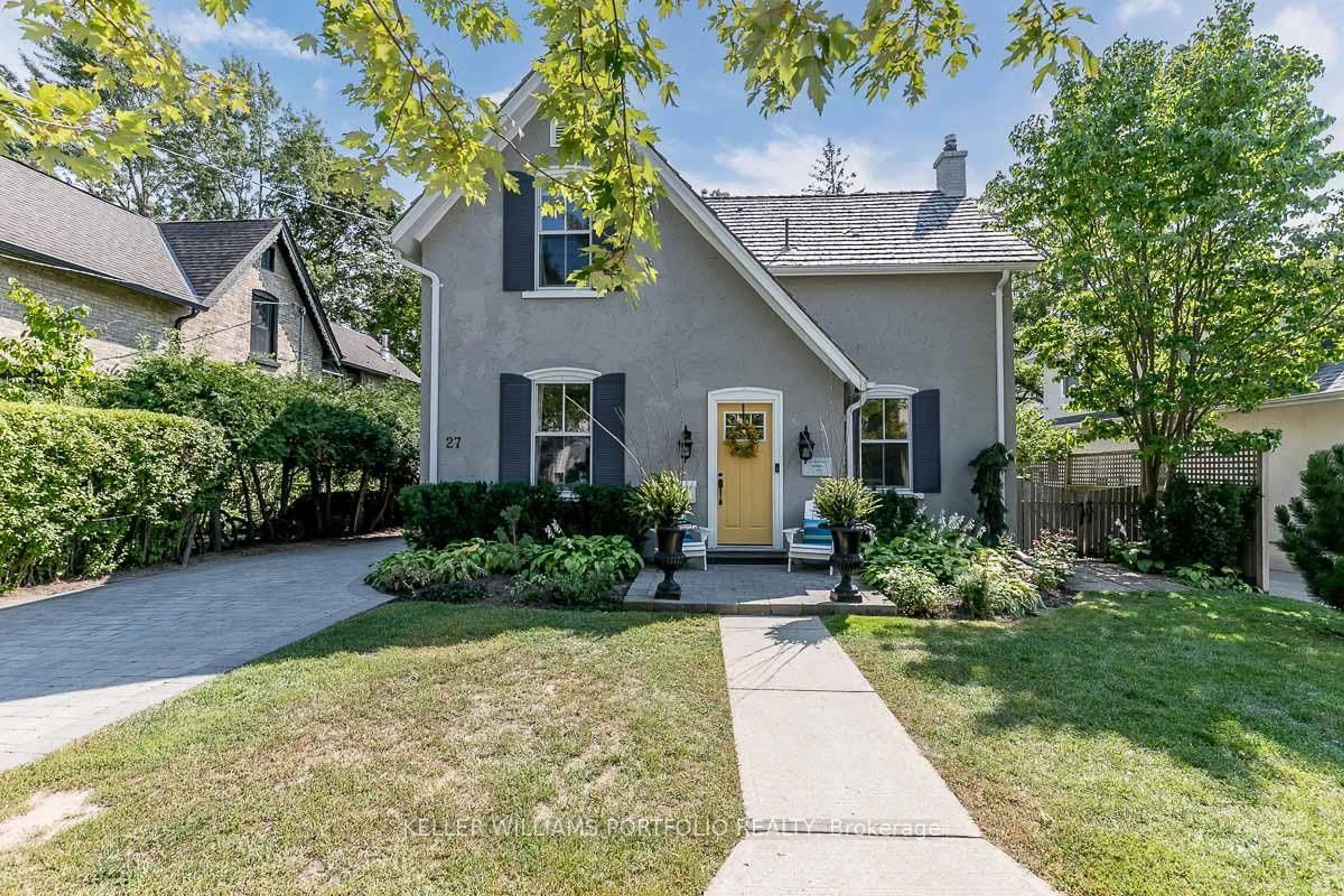 Home with brick exterior material, street for 27 Catherine Ave, Aurora Ontario L4G 1K4