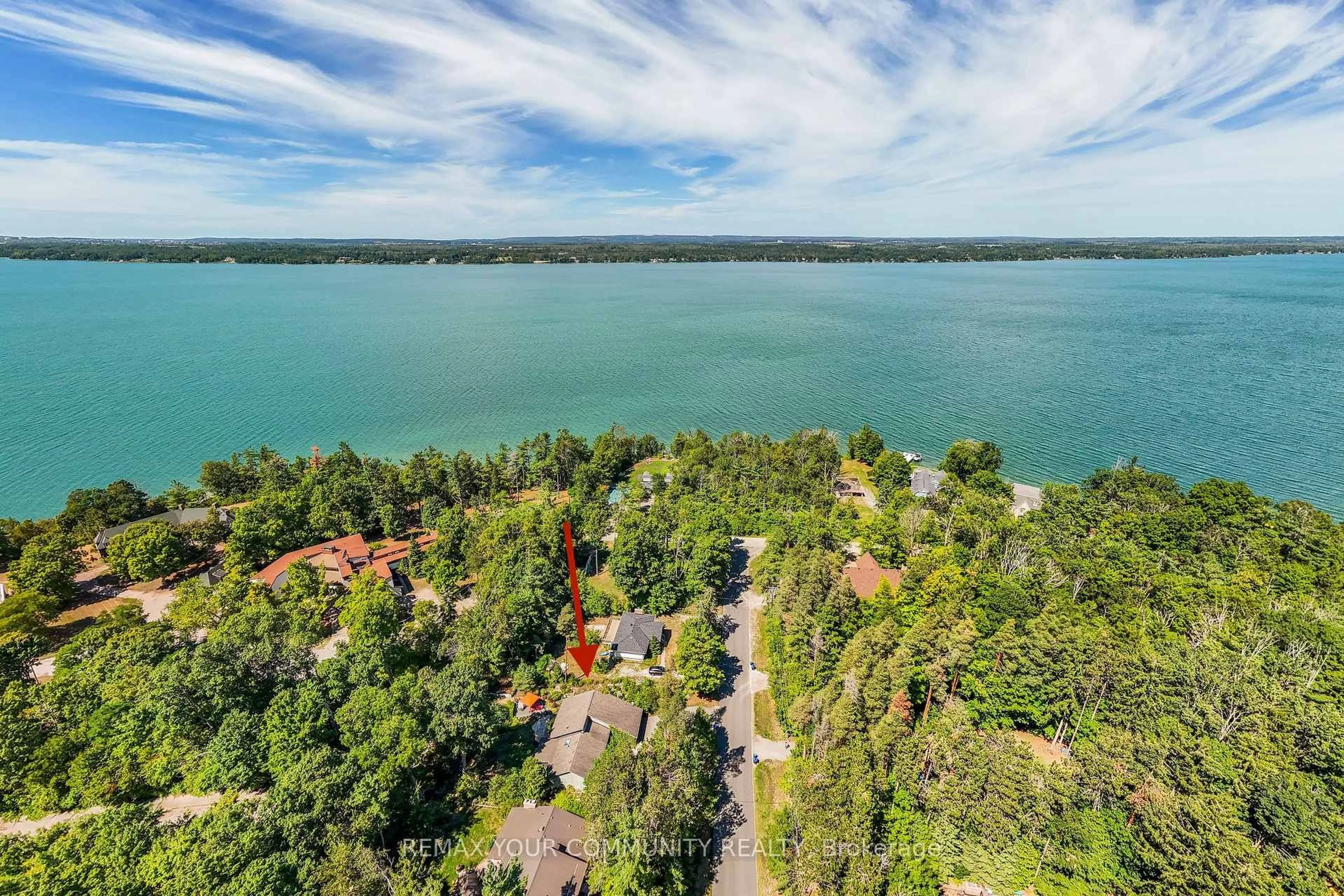 A pic from outside/outdoor area/front of a property/back of a property/a pic from drone, water/lake/river/ocean view for 3792 Fairway Rd, Innisfil Ontario L9S 2L4