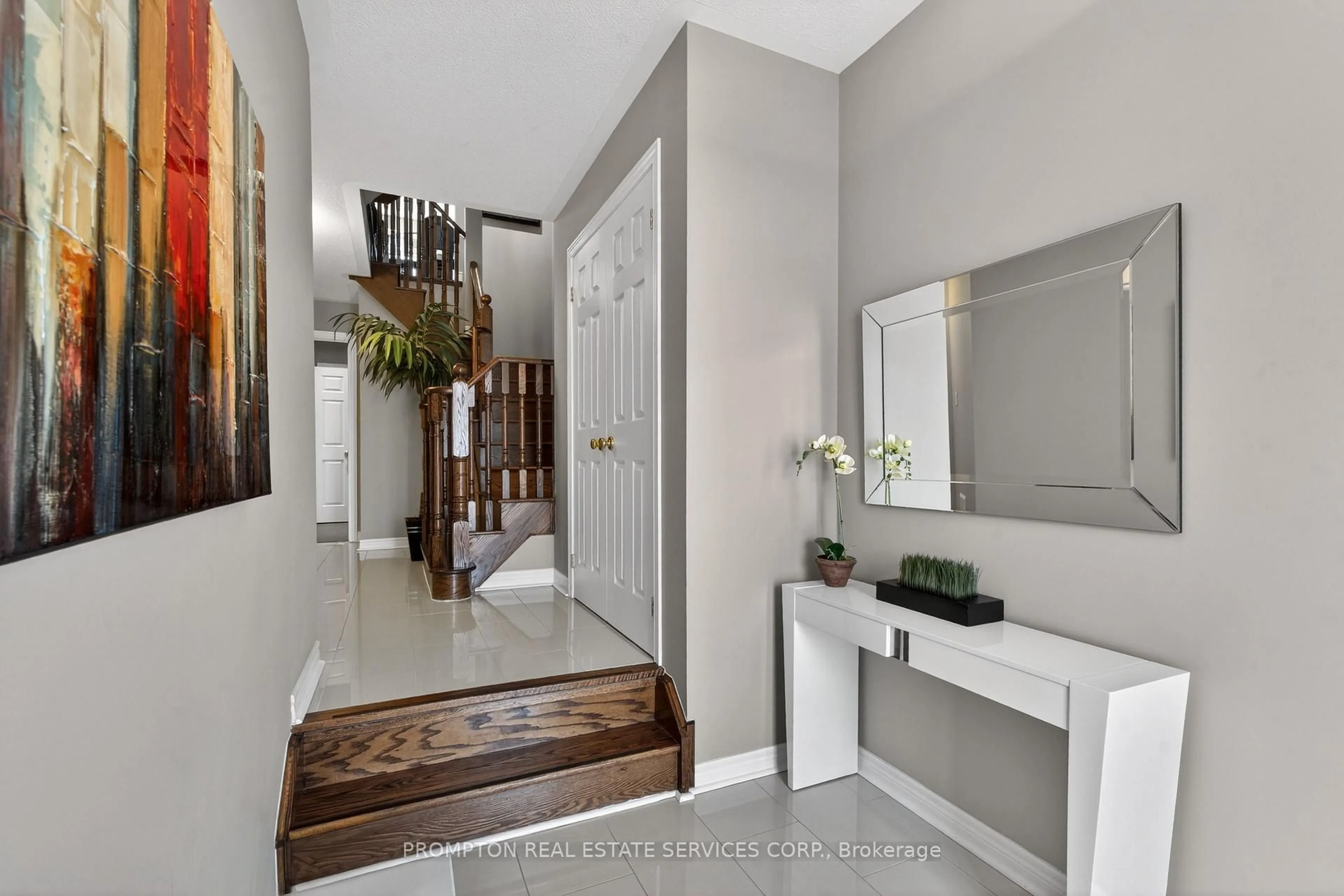 Indoor entryway for 15 Donald Buttress Blvd, Markham Ontario L6C 0J8