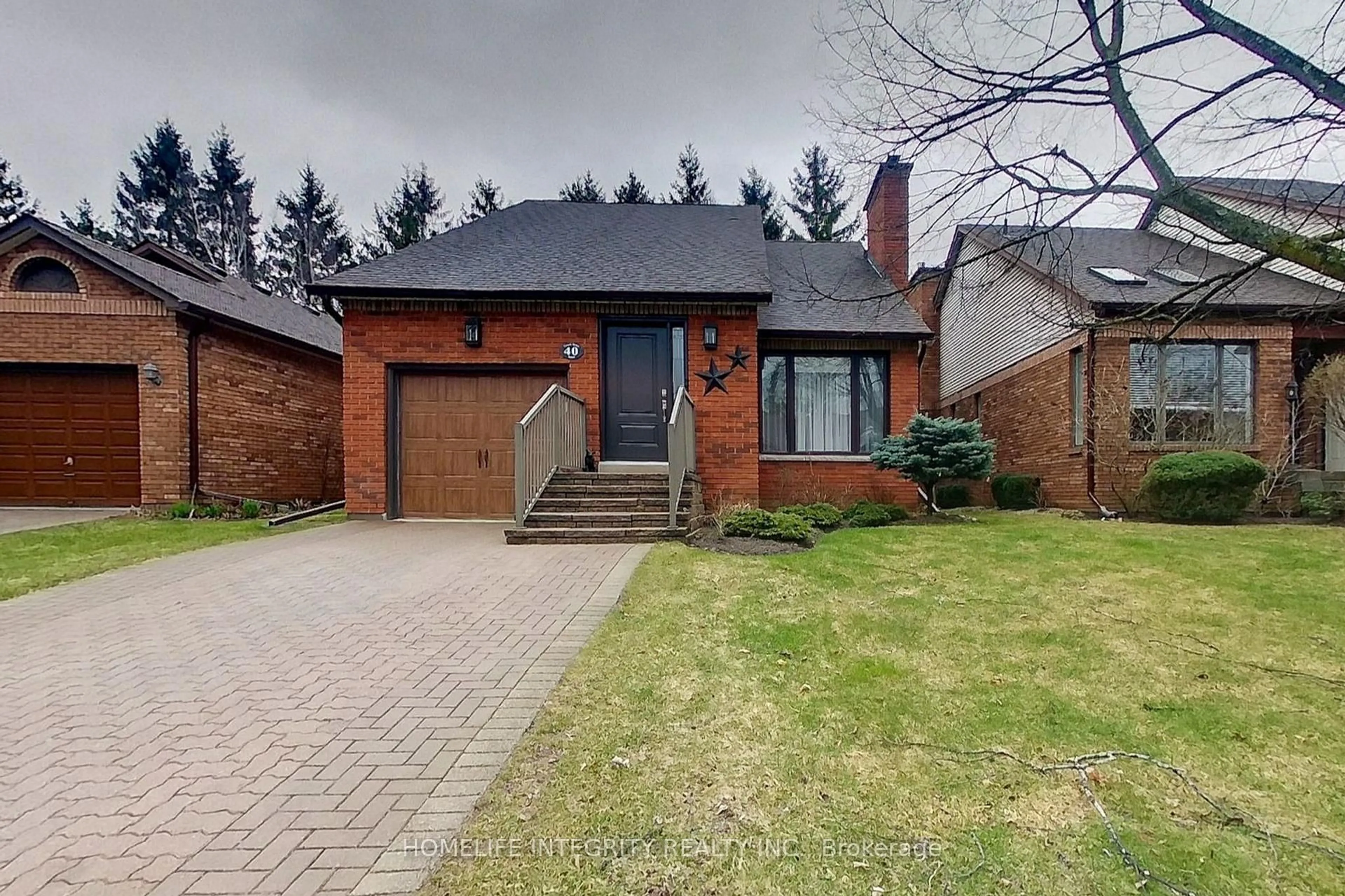 Home with brick exterior material, street for 40 Green Briar Rd, New Tecumseth Ontario L9R 1R5