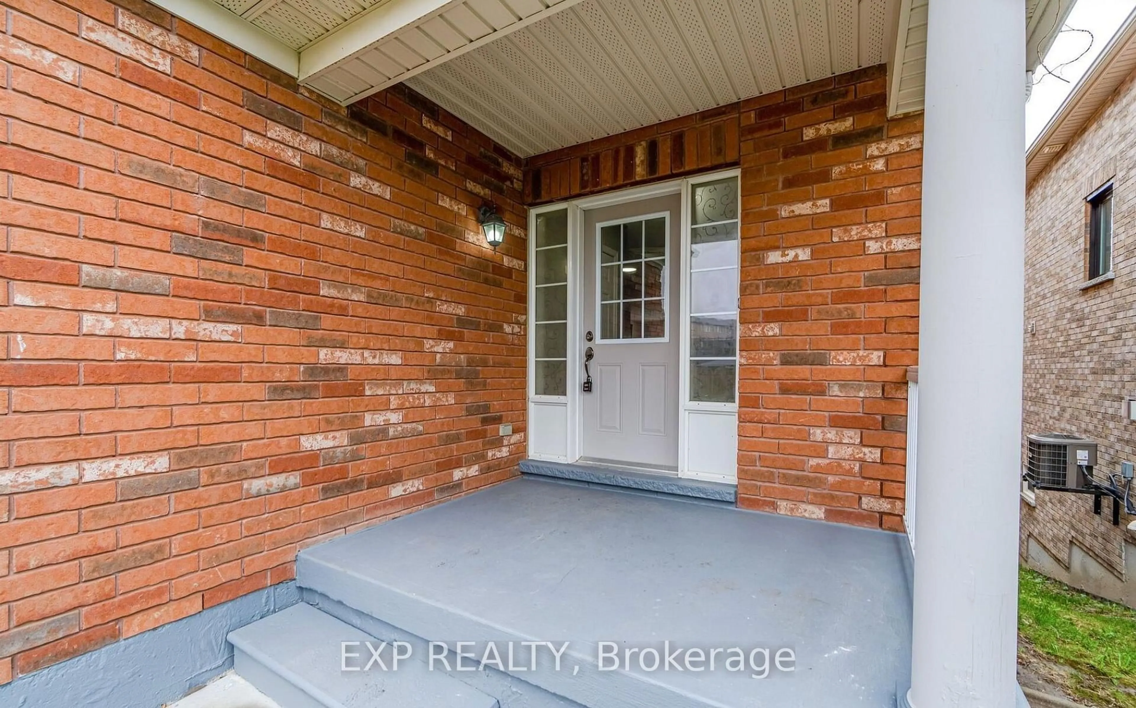 Home with brick exterior material, street for 15 Lynn St, Bradford West Gwillimbury Ontario L3Z 0B2