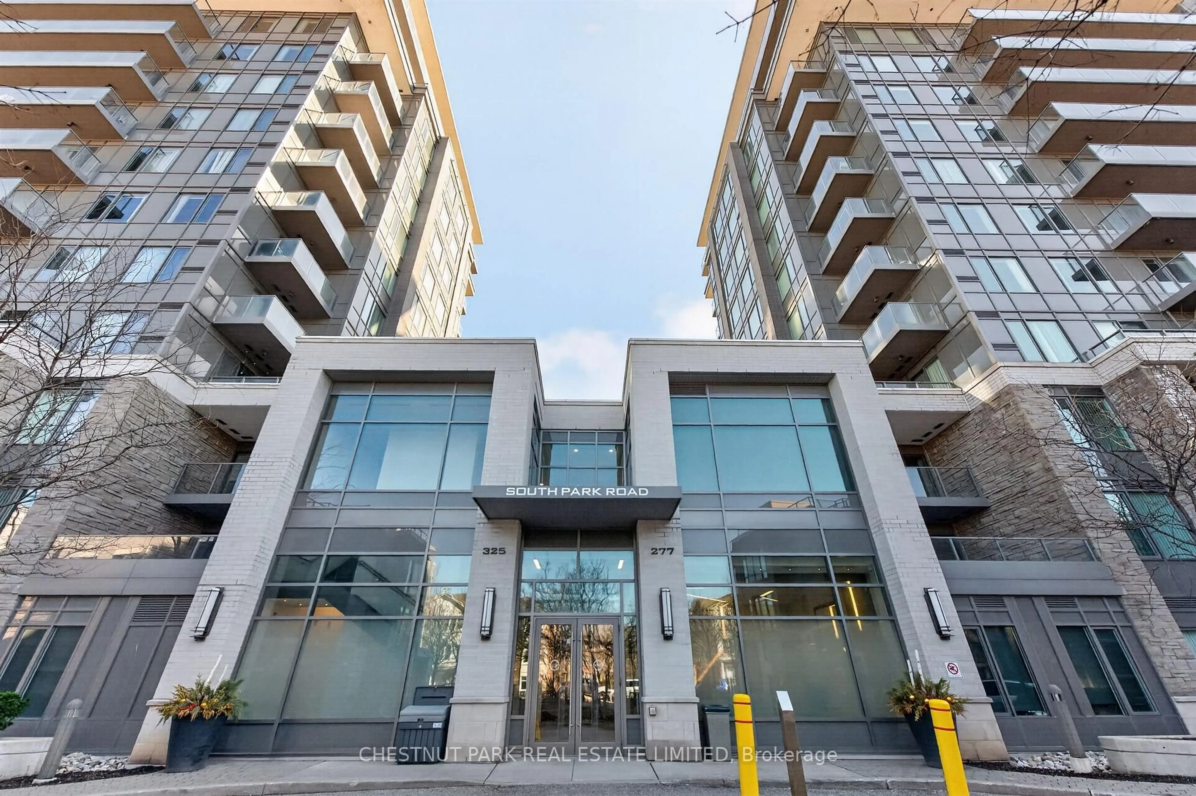 Indoor foyer for 277 South Park Rd #1109, Markham Ontario L3T 0B7