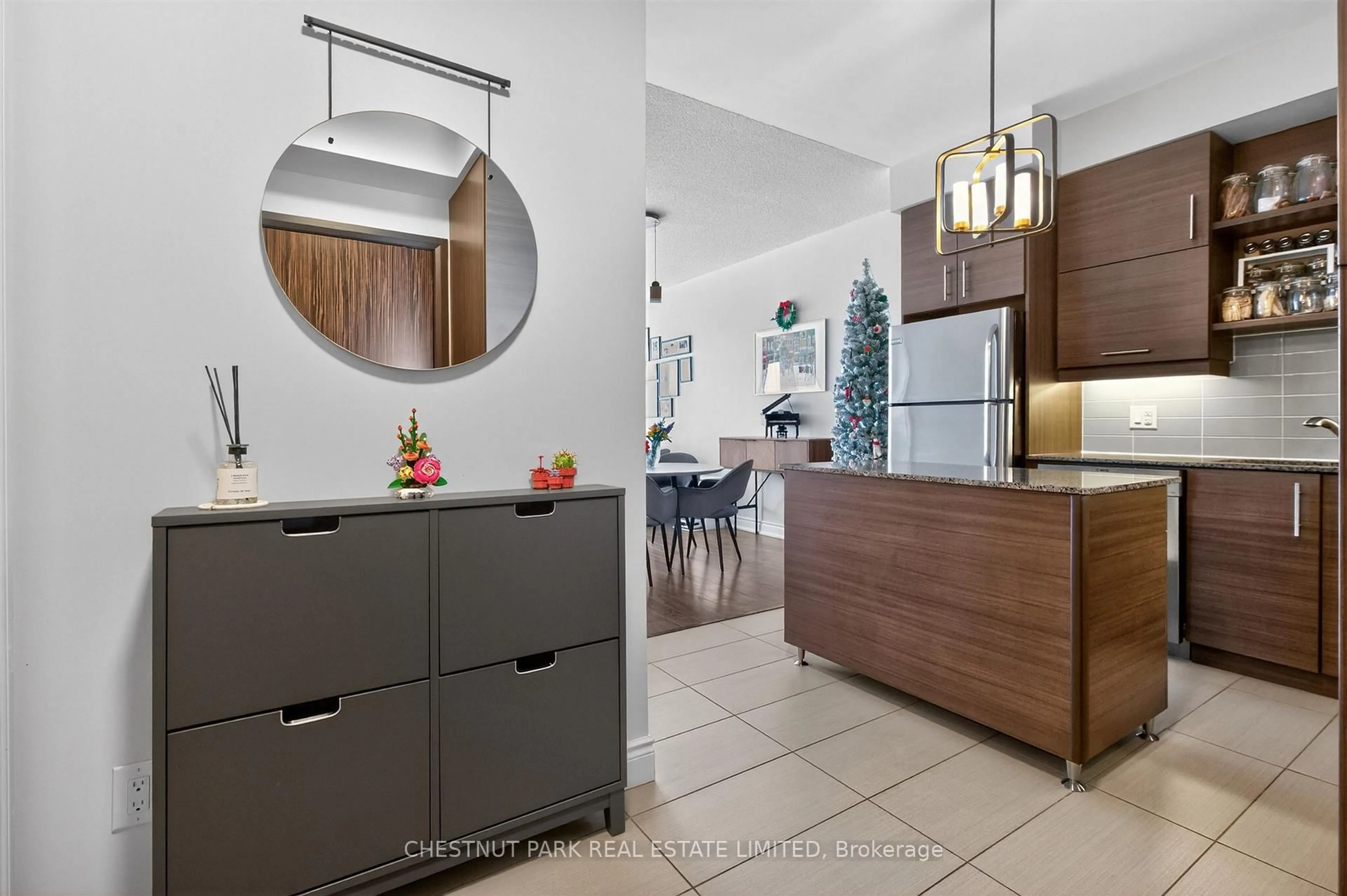 Open concept kitchen, ceramic/tile floor for 277 South Park Rd #1109, Markham Ontario L3T 0B7