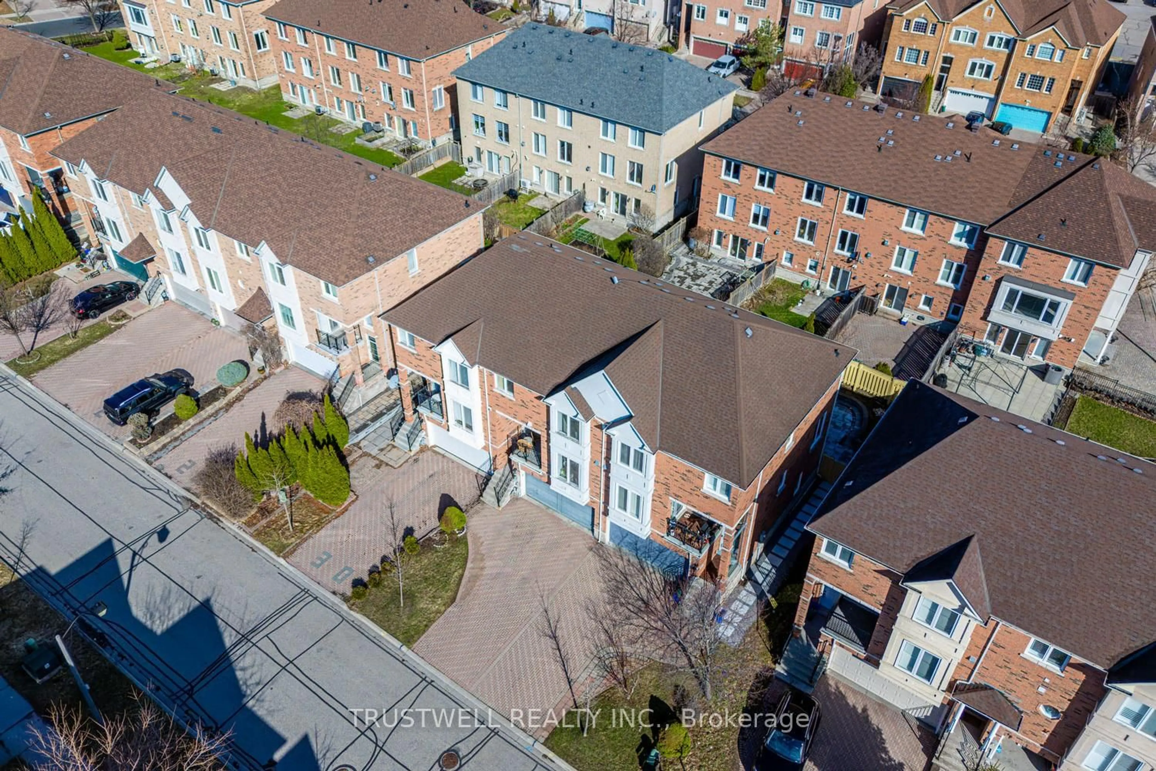 A pic from outside/outdoor area/front of a property/back of a property/a pic from drone, city buildings view from balcony for 32 Orchid Rd, Markham Ontario L3T 7T6