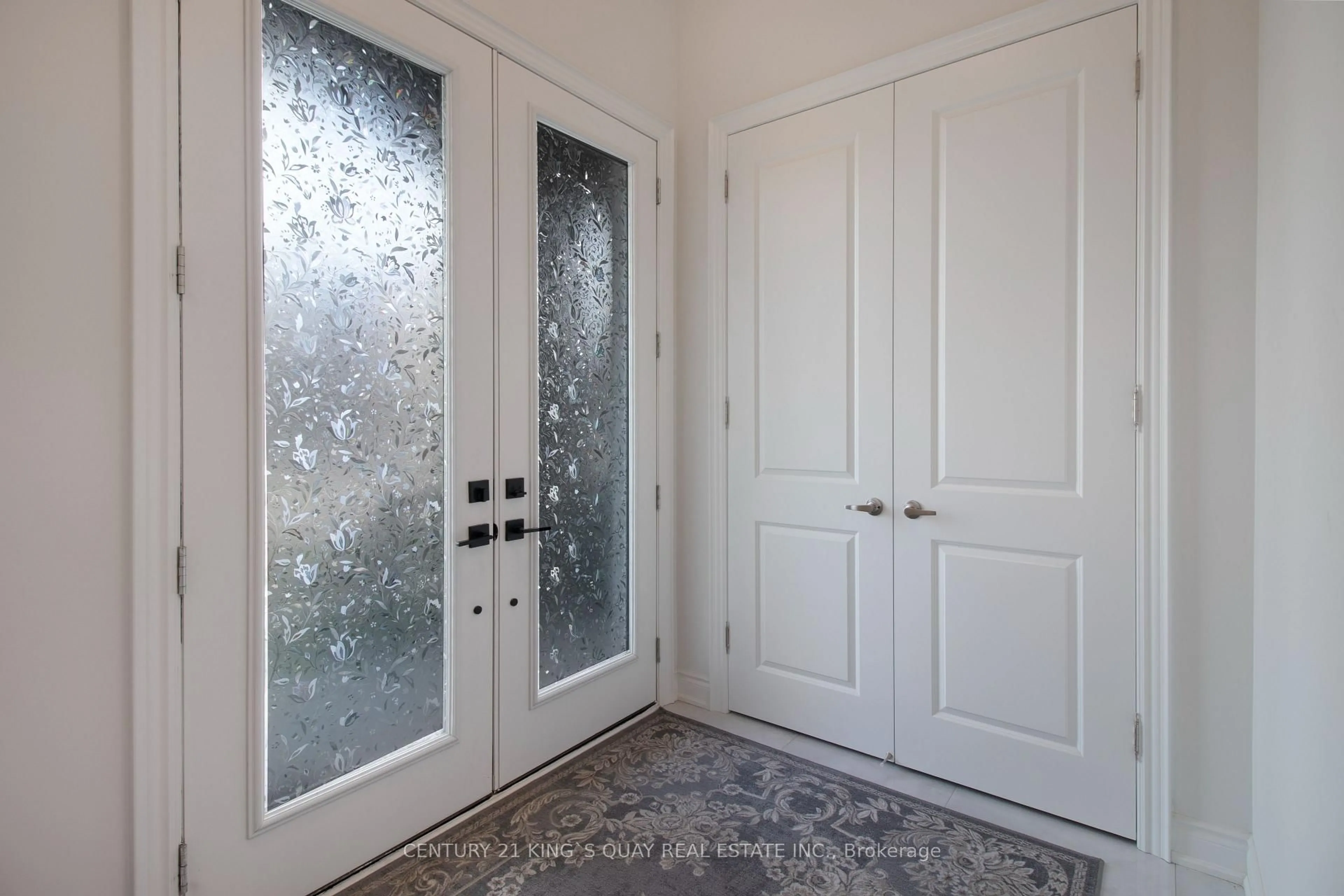 Indoor entryway for 38 Tipp Dr, Richmond Hill Ontario L4E 1J3