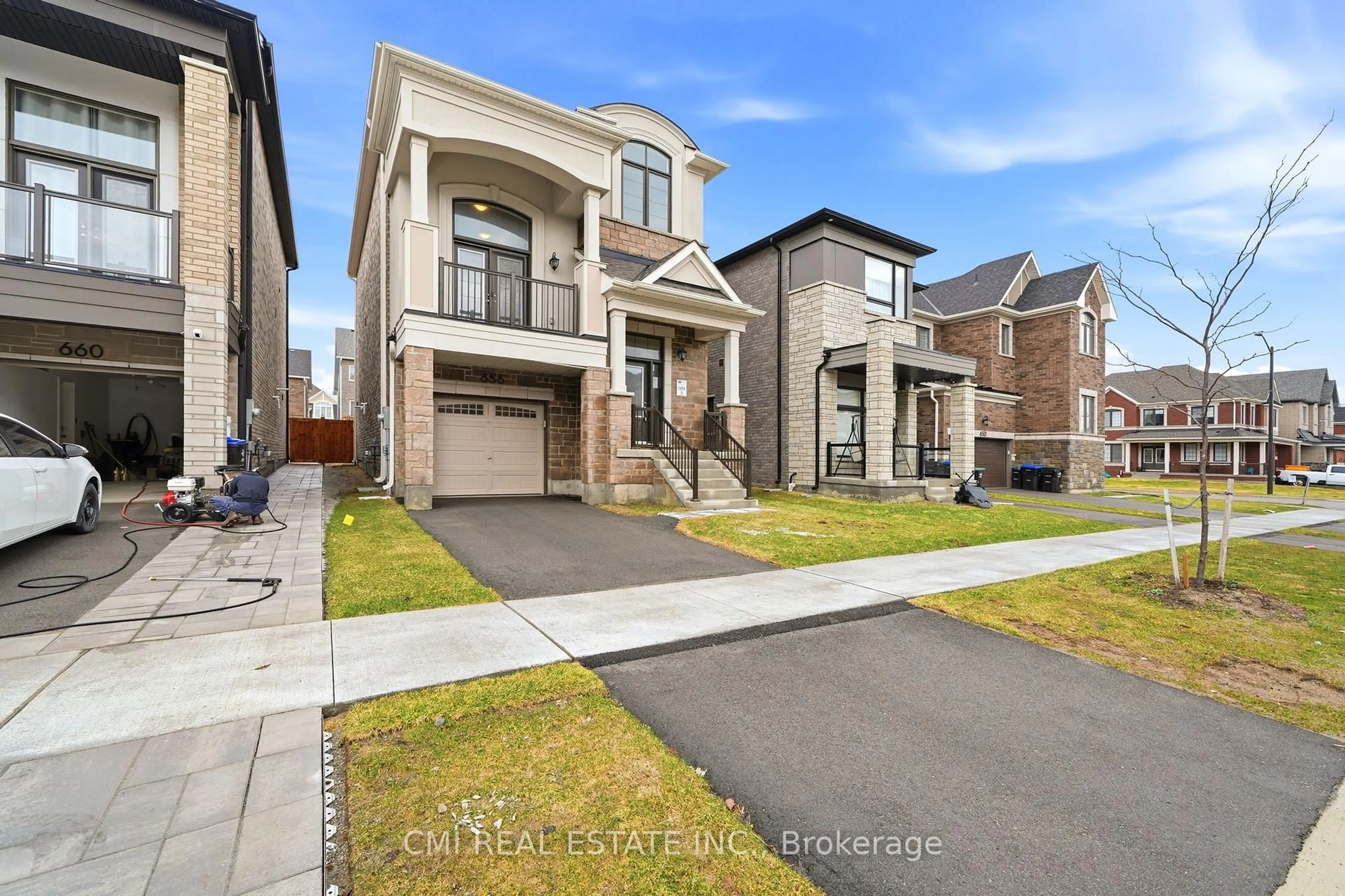 Home with brick exterior material, street for 656 Newlove St, Innisfil Ontario L9S 0R8