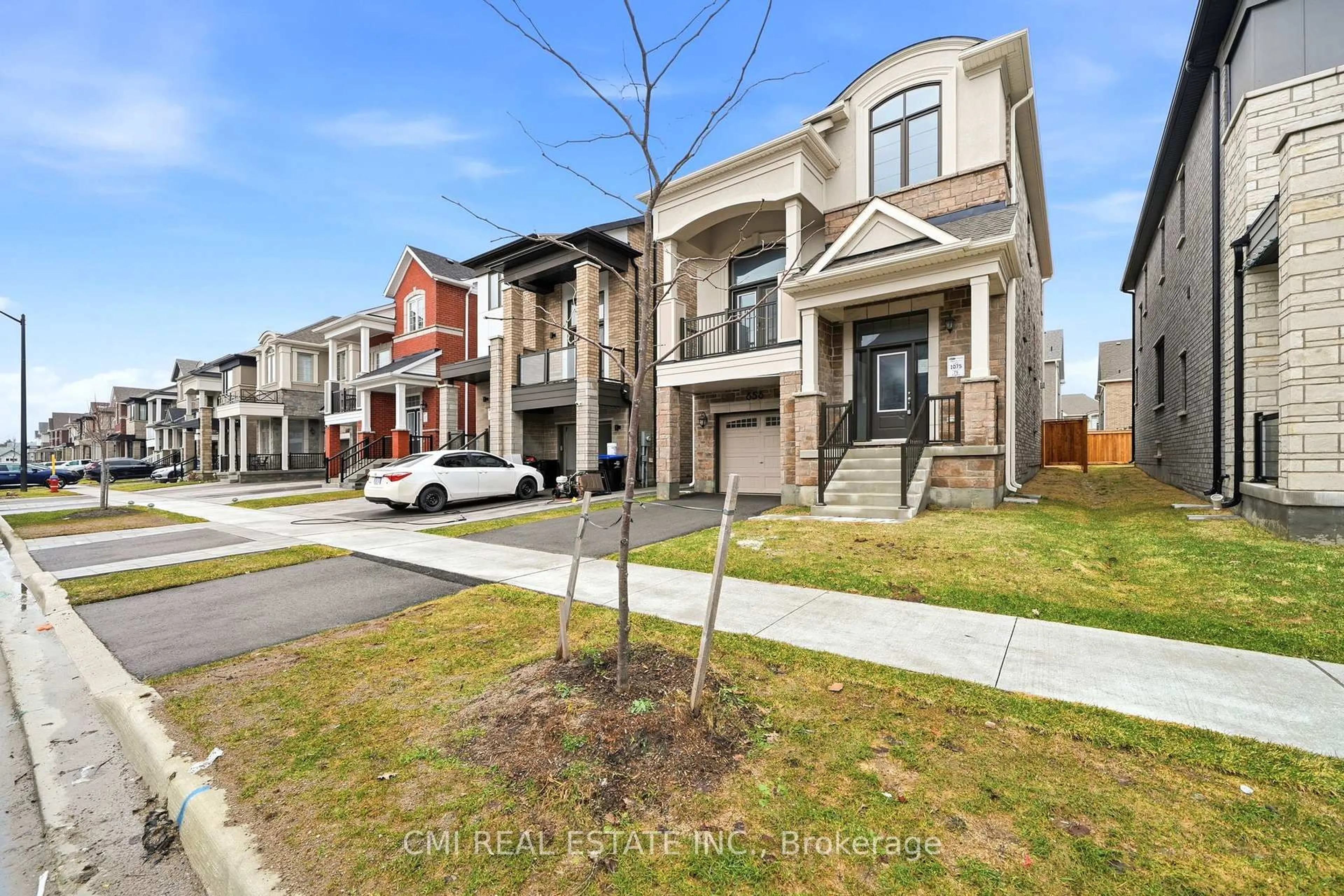 Home with brick exterior material, street for 656 Newlove St, Innisfil Ontario L9S 0R8