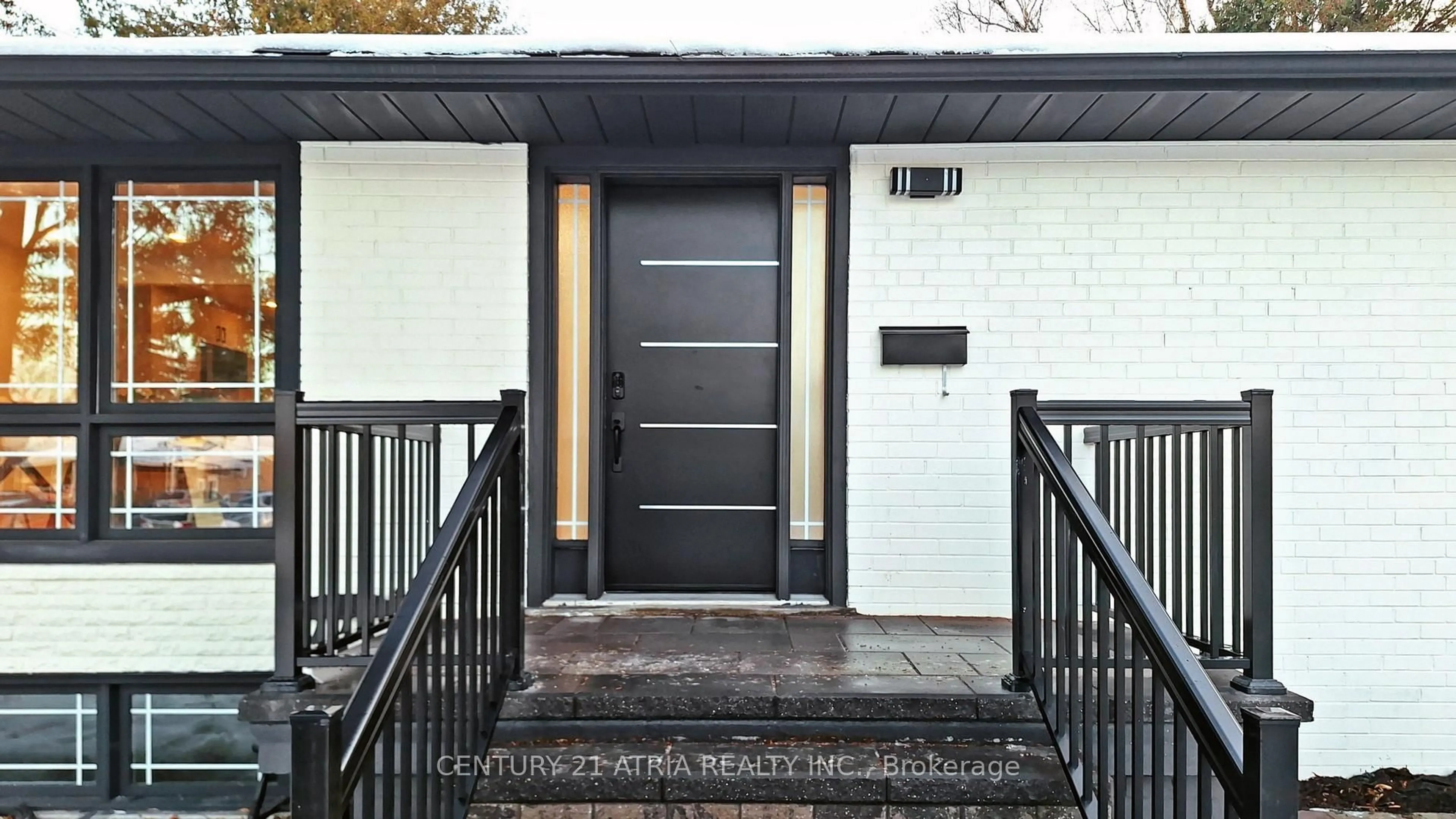 Indoor entryway for 392 Bent Cres, Richmond Hill Ontario L4C 1C3