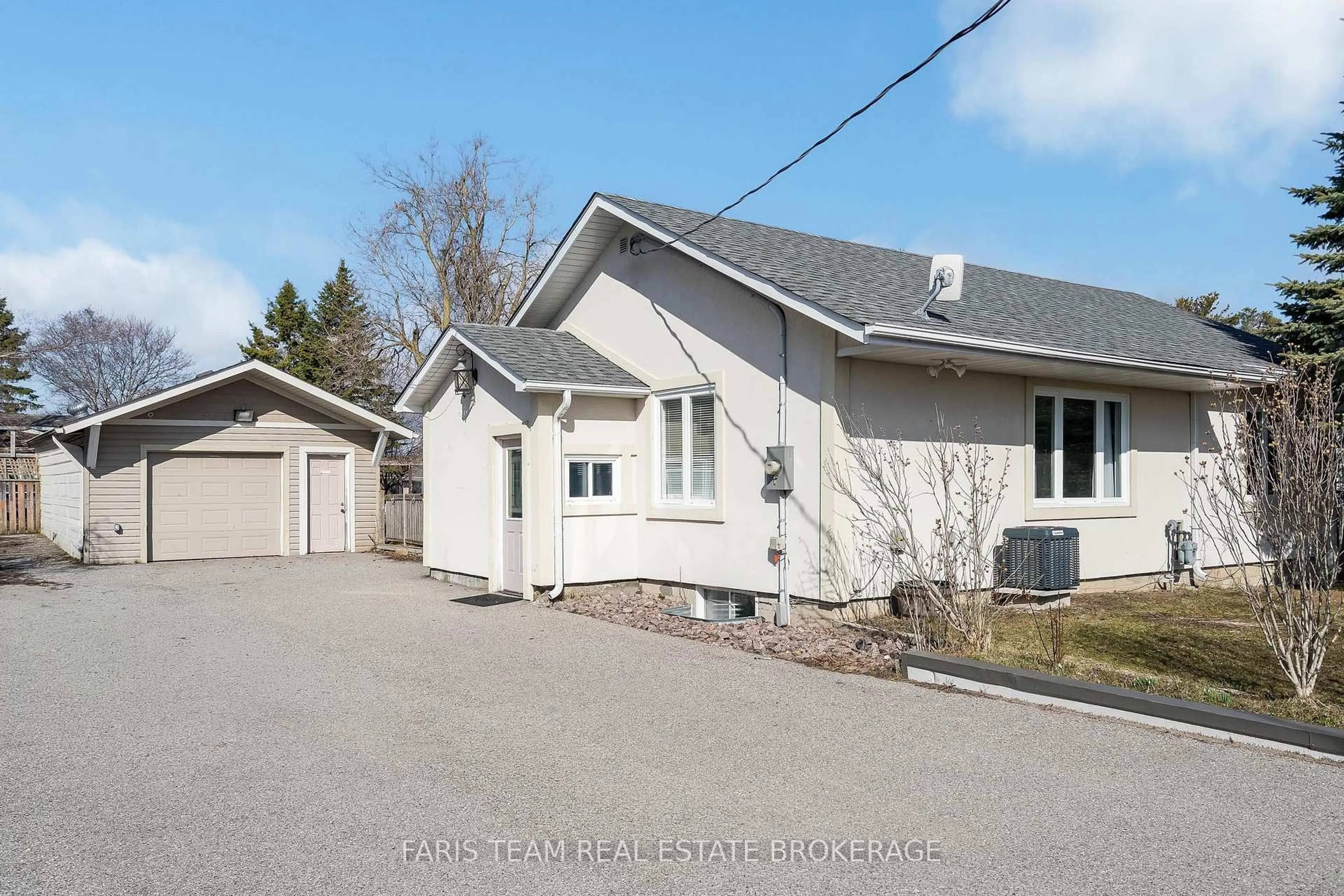 A pic from outside/outdoor area/front of a property/back of a property/a pic from drone, street for 6950 Yonge St, Innisfil Ontario L9S 4P2