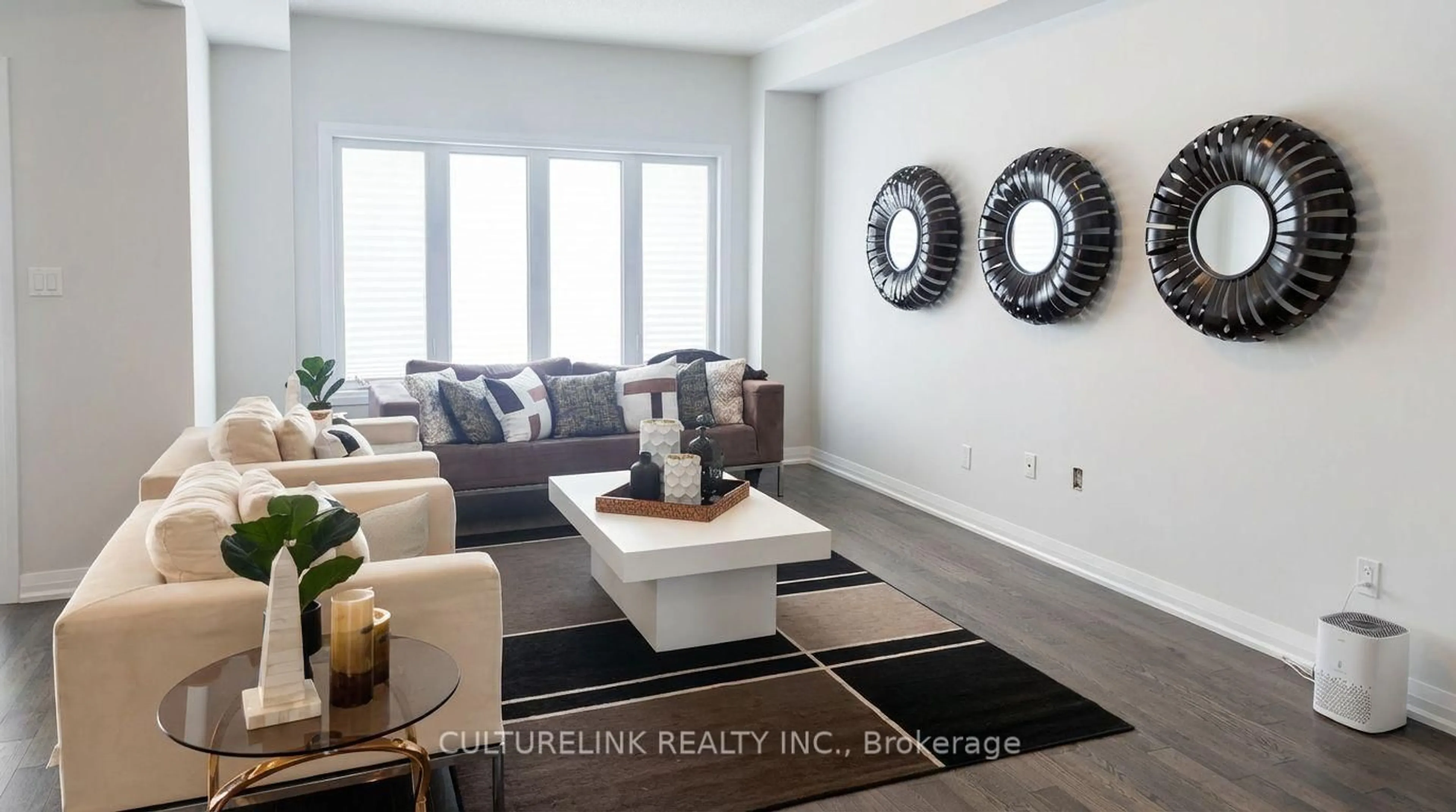 Living room with furniture, unknown for 1426 Stovell Cres, Innisfil Ontario L0L 1W0