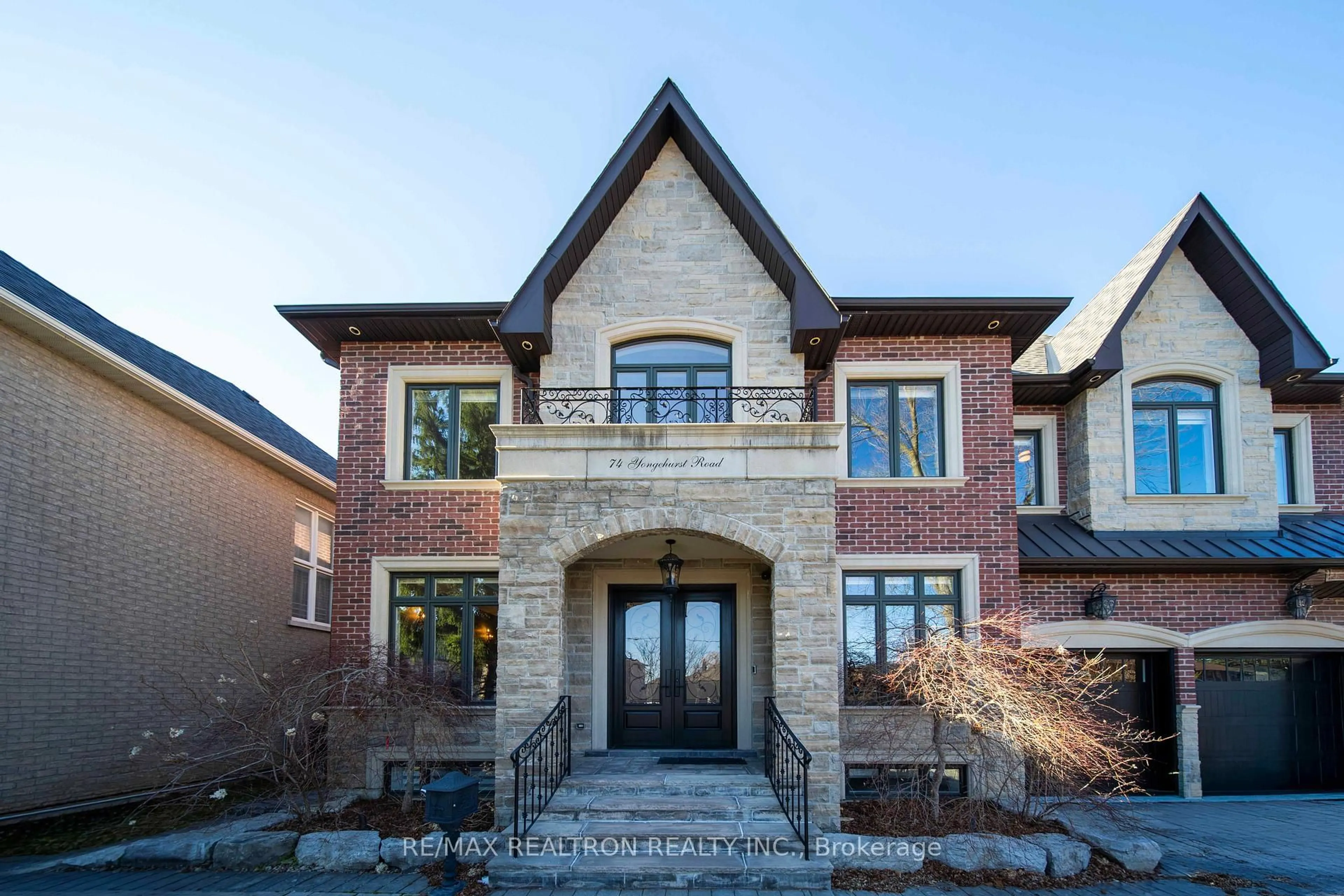 Home with brick exterior material, unknown for 74 Yongehurst Rd, Richmond Hill Ontario L4C 3T2