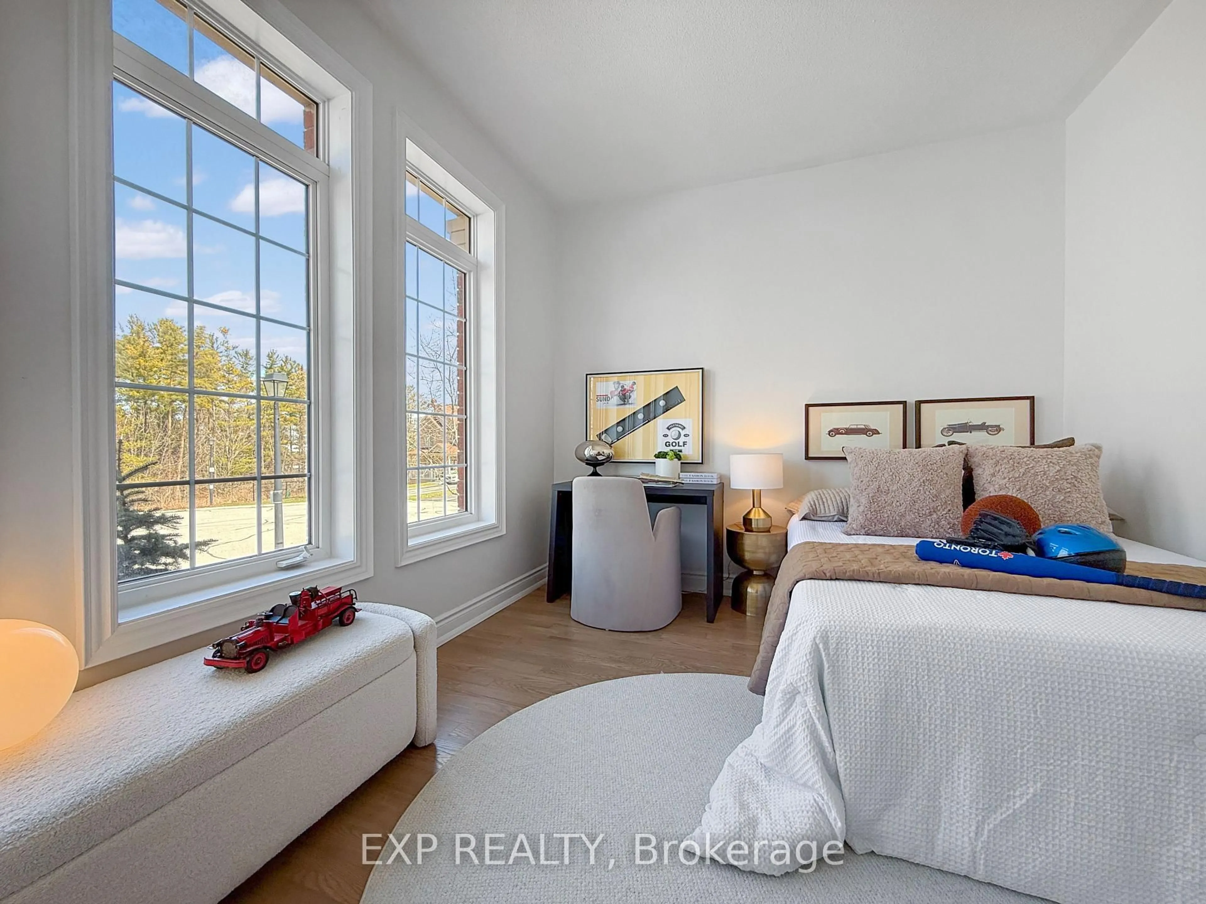 Bedroom with bed, unknown for 1082 Bob Scott Crt, Newmarket Ontario L3X 3L7