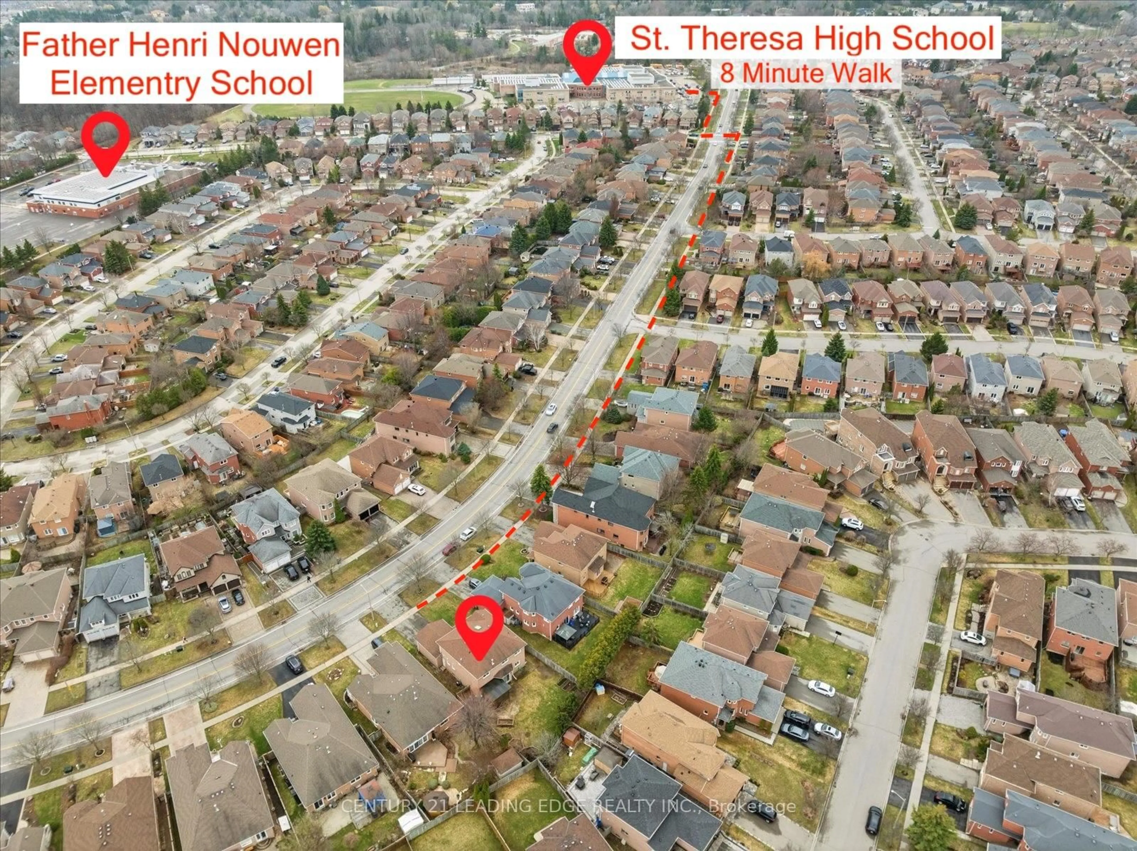 A pic from outside/outdoor area/front of a property/back of a property/a pic from drone, street for 161 Shaftsbury Ave, Richmond Hill Ontario L4C 0G2