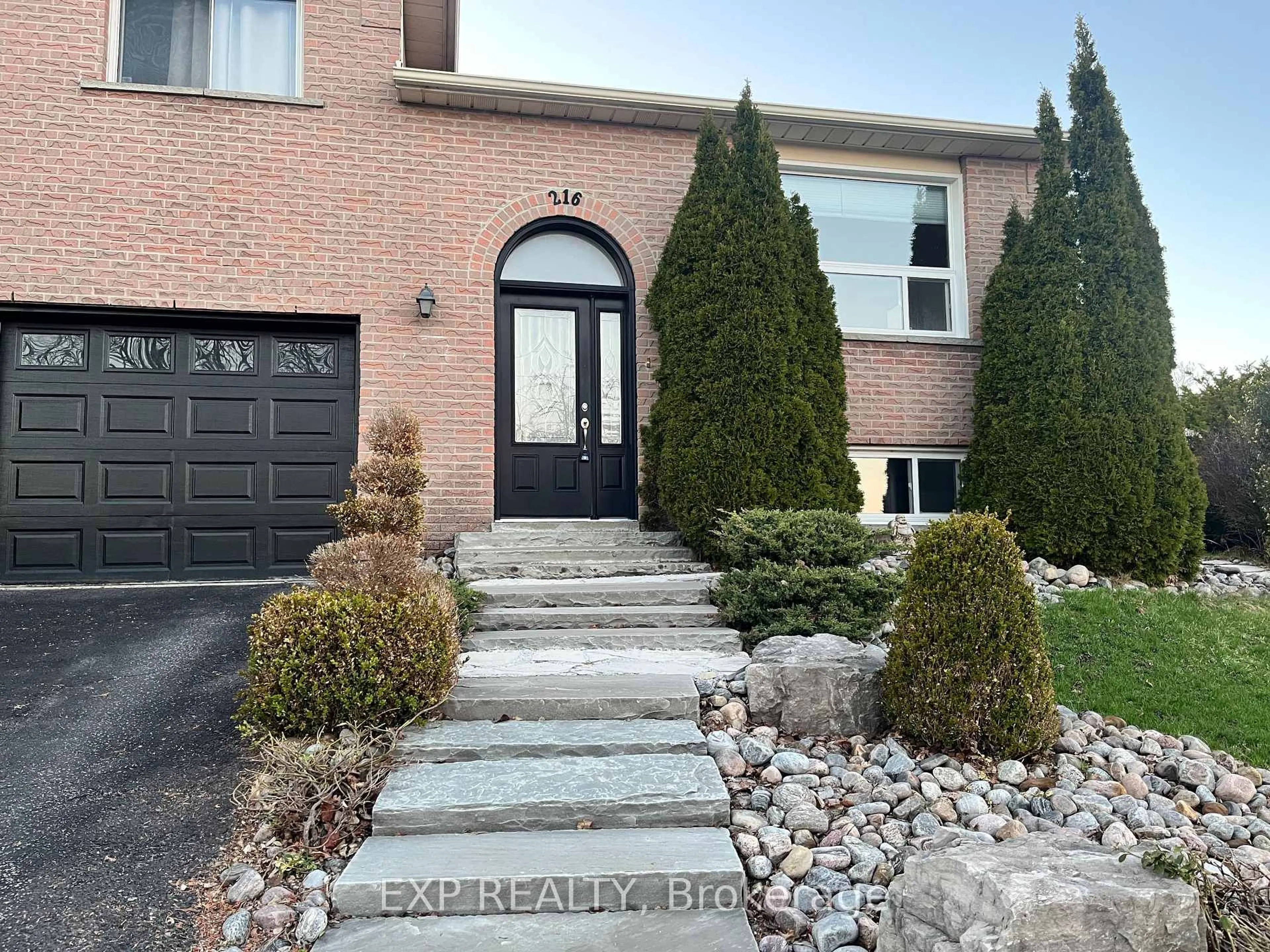 Home with brick exterior material, street for 216 Colborne St, Bradford West Gwillimbury Ontario L3Z 2R5