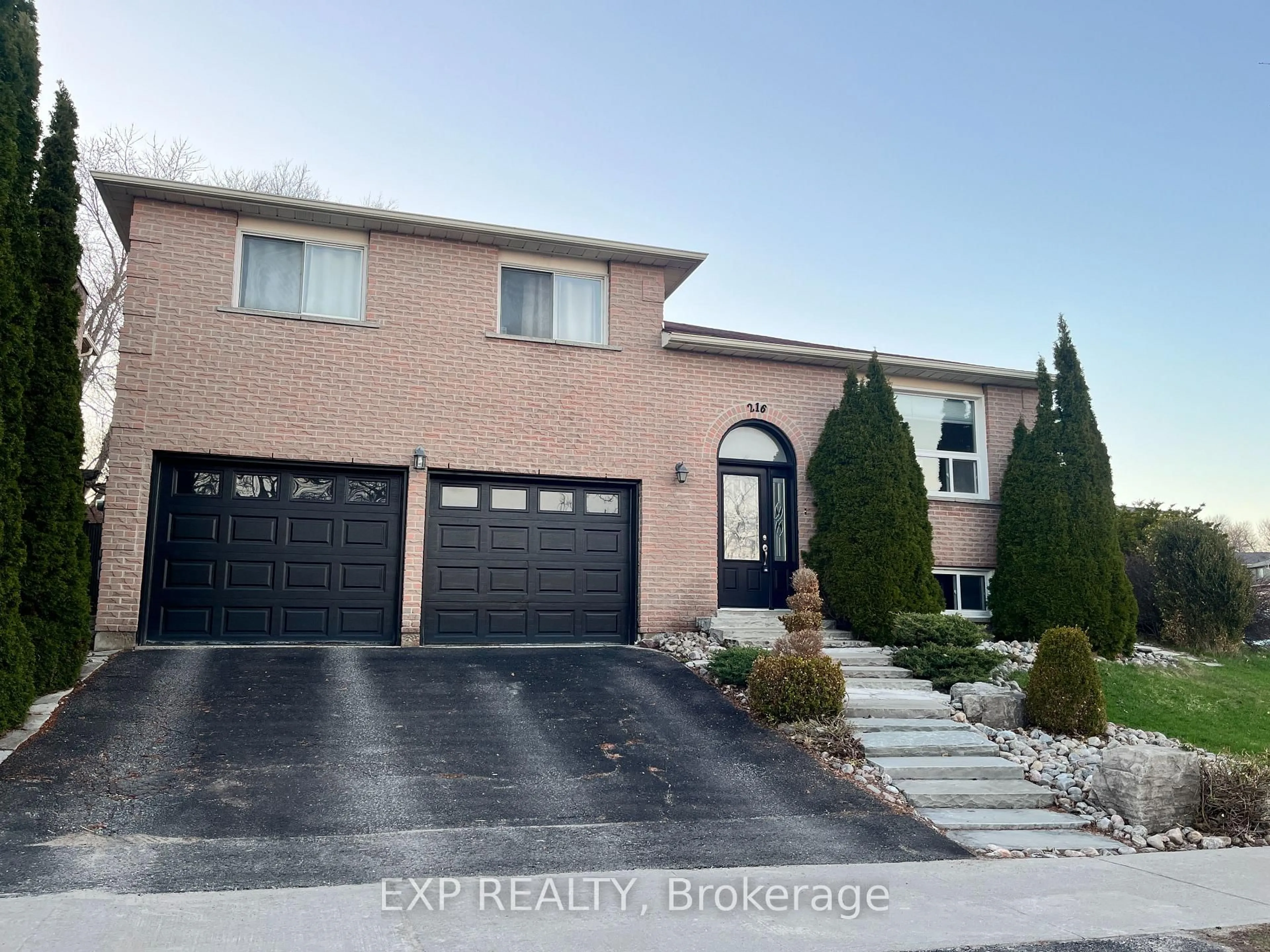 Home with brick exterior material, street for 216 Colborne St, Bradford West Gwillimbury Ontario L3Z 2R5