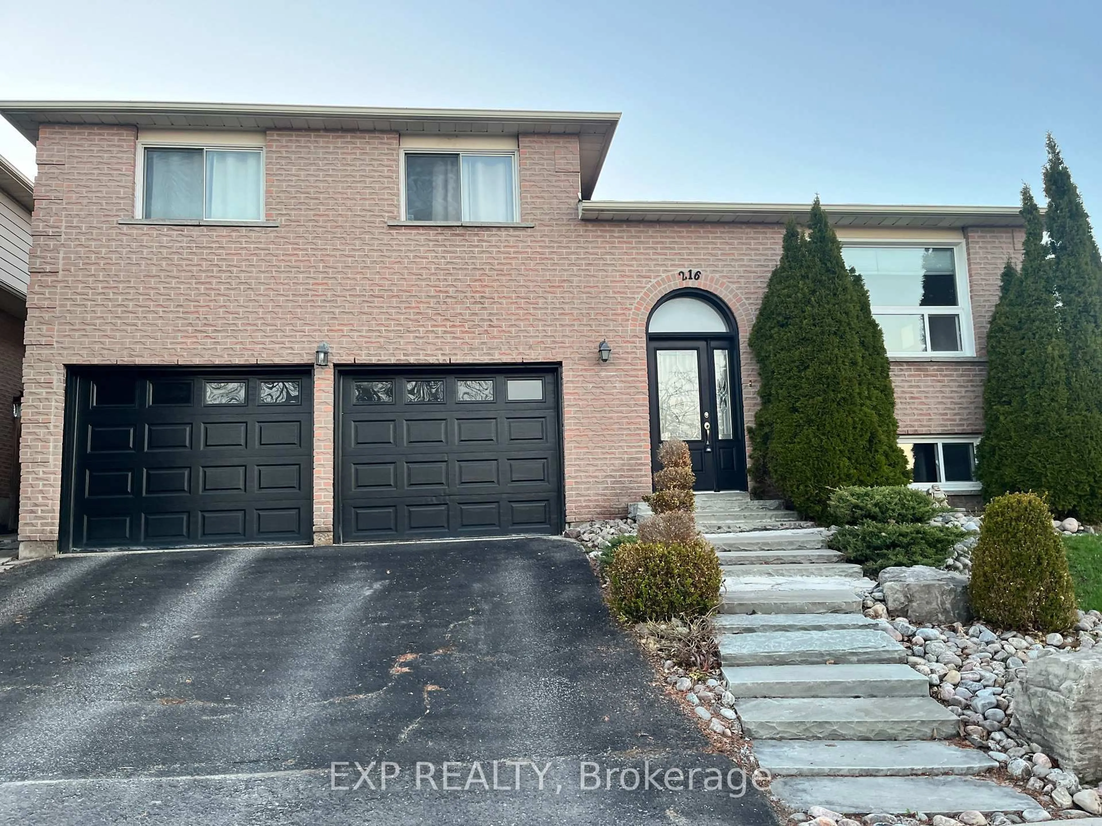 Home with brick exterior material, street for 216 Colborne St, Bradford West Gwillimbury Ontario L3Z 2R5