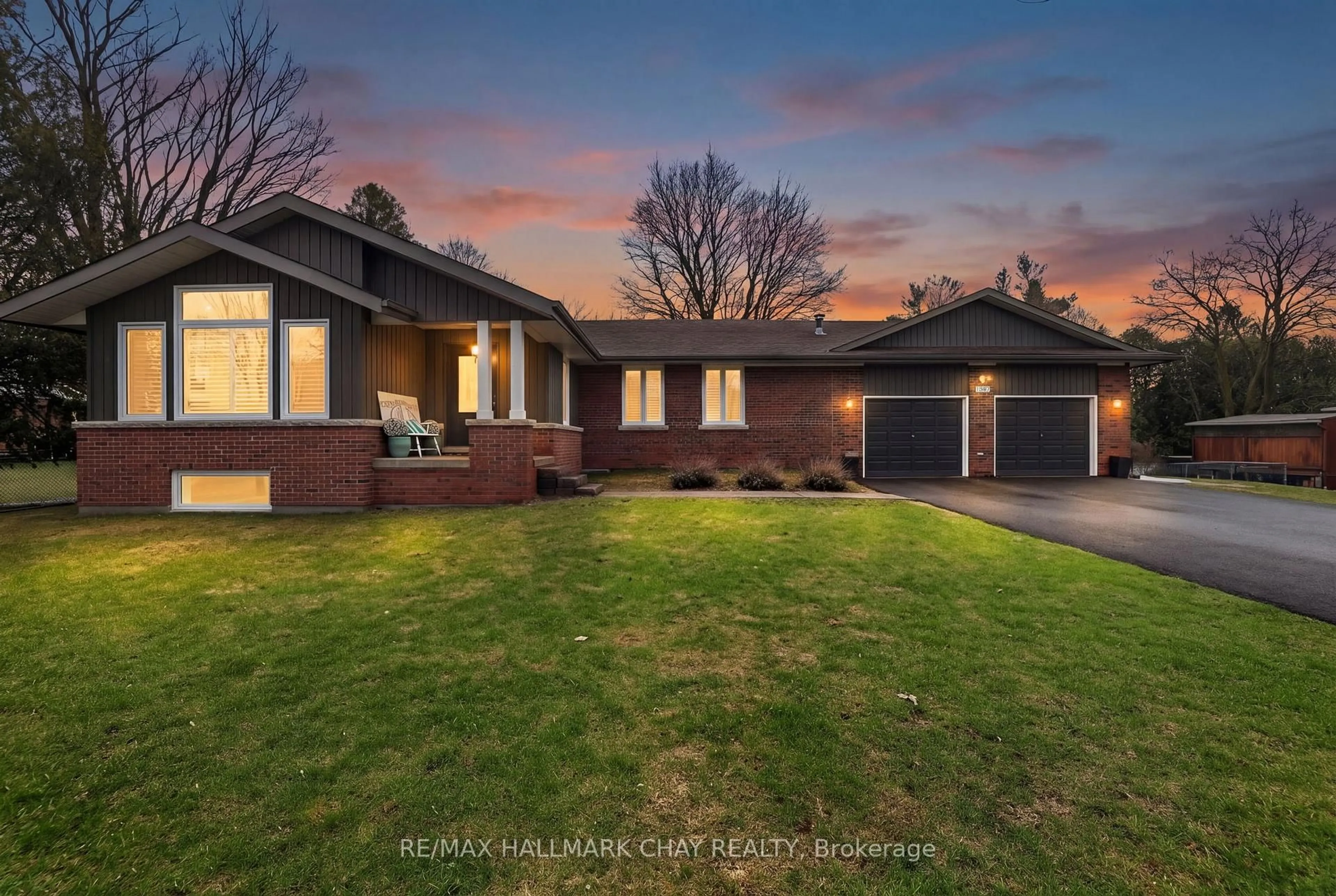 Home with brick exterior material, street for 1587 Mount Albert Rd, East Gwillimbury Ontario L0G 1V0