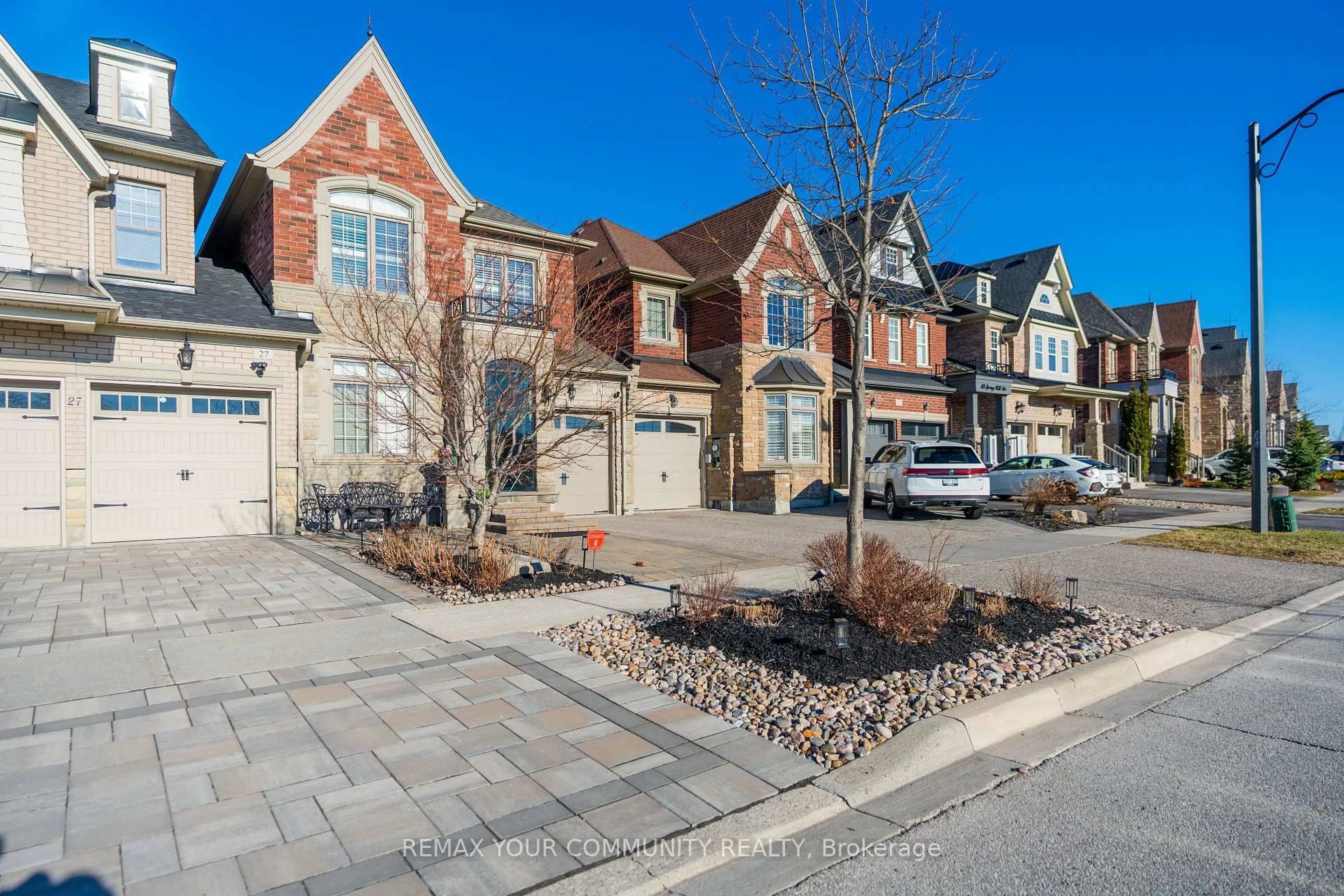 Home with brick exterior material, street for 29 Spring Hill Dr, King Ontario L7B 0B4