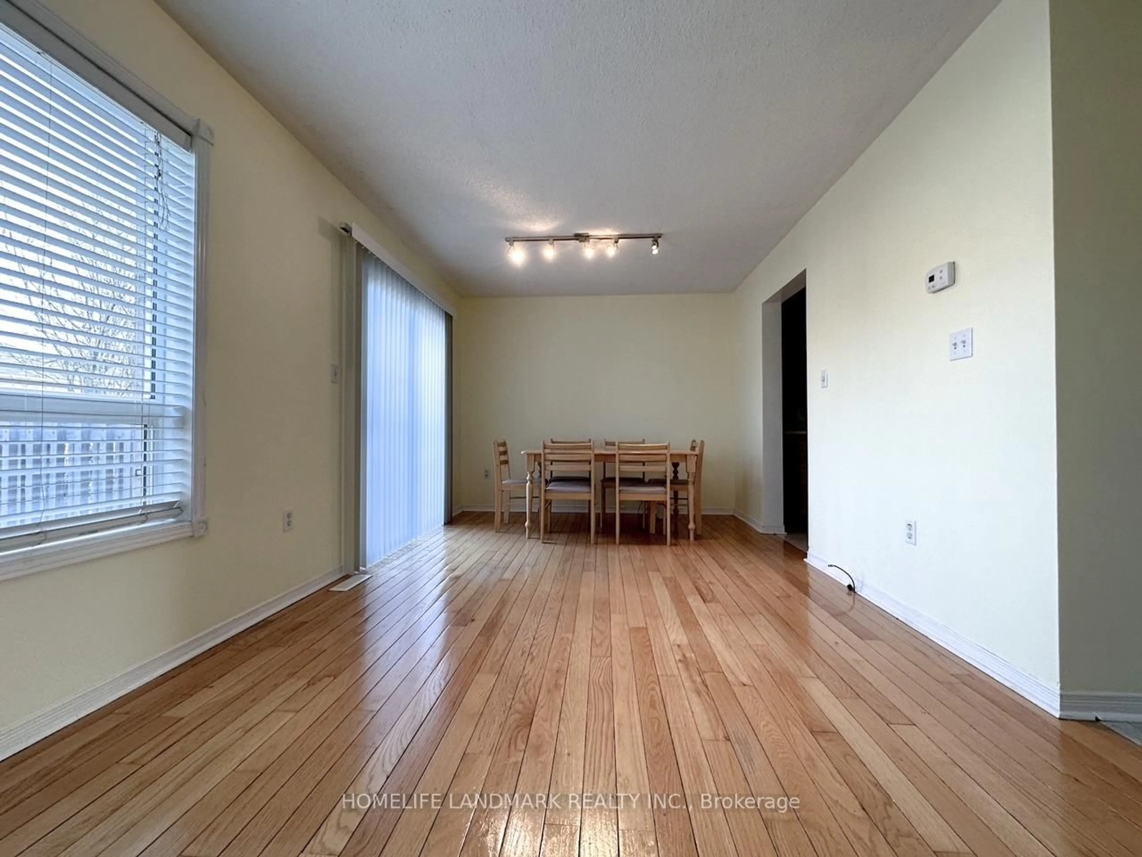 A pic of a room for 24 Crittenden Dr, Georgina Ontario L4P 4E7