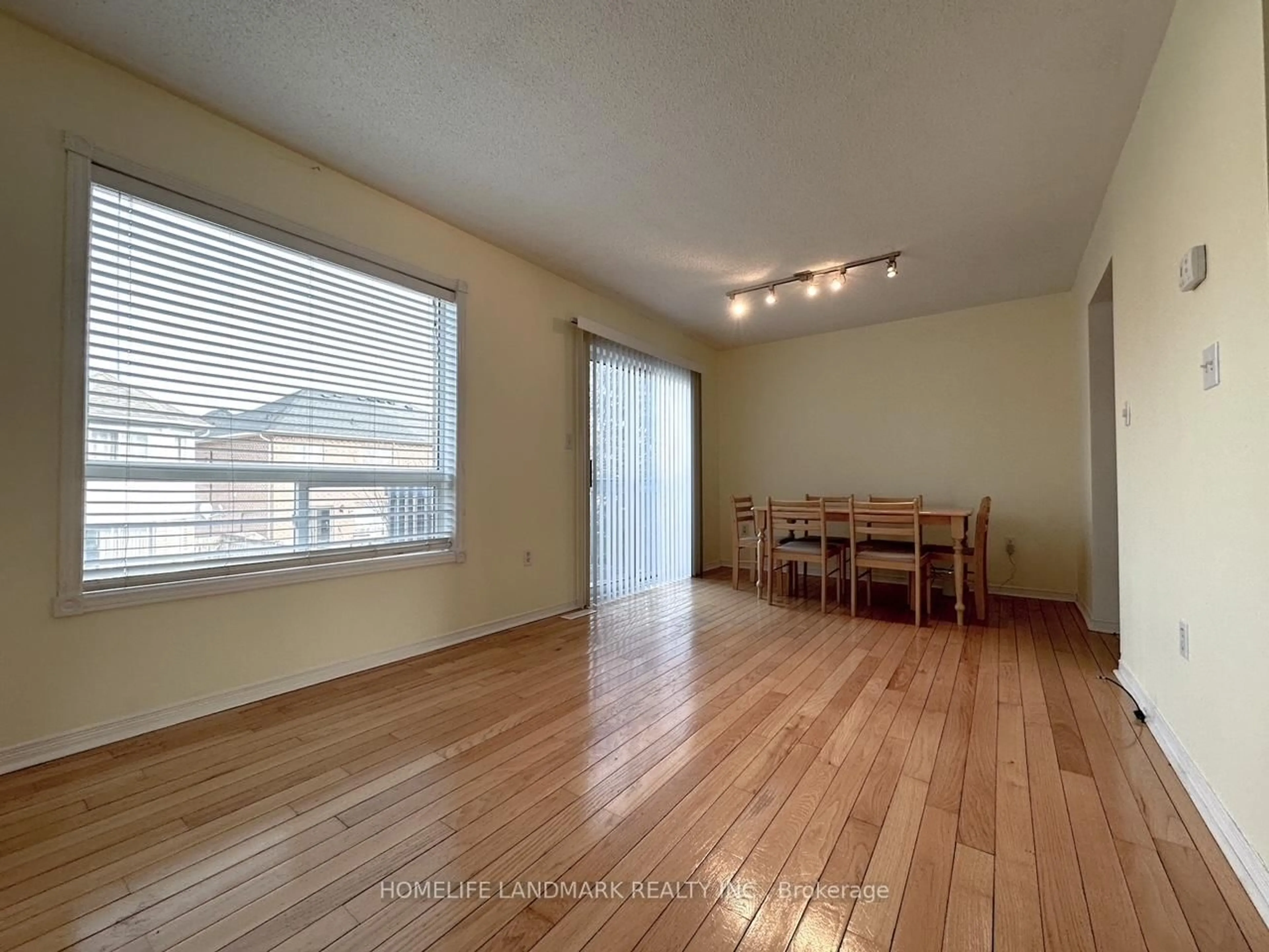 A pic of a room for 24 Crittenden Dr, Georgina Ontario L4P 4E7