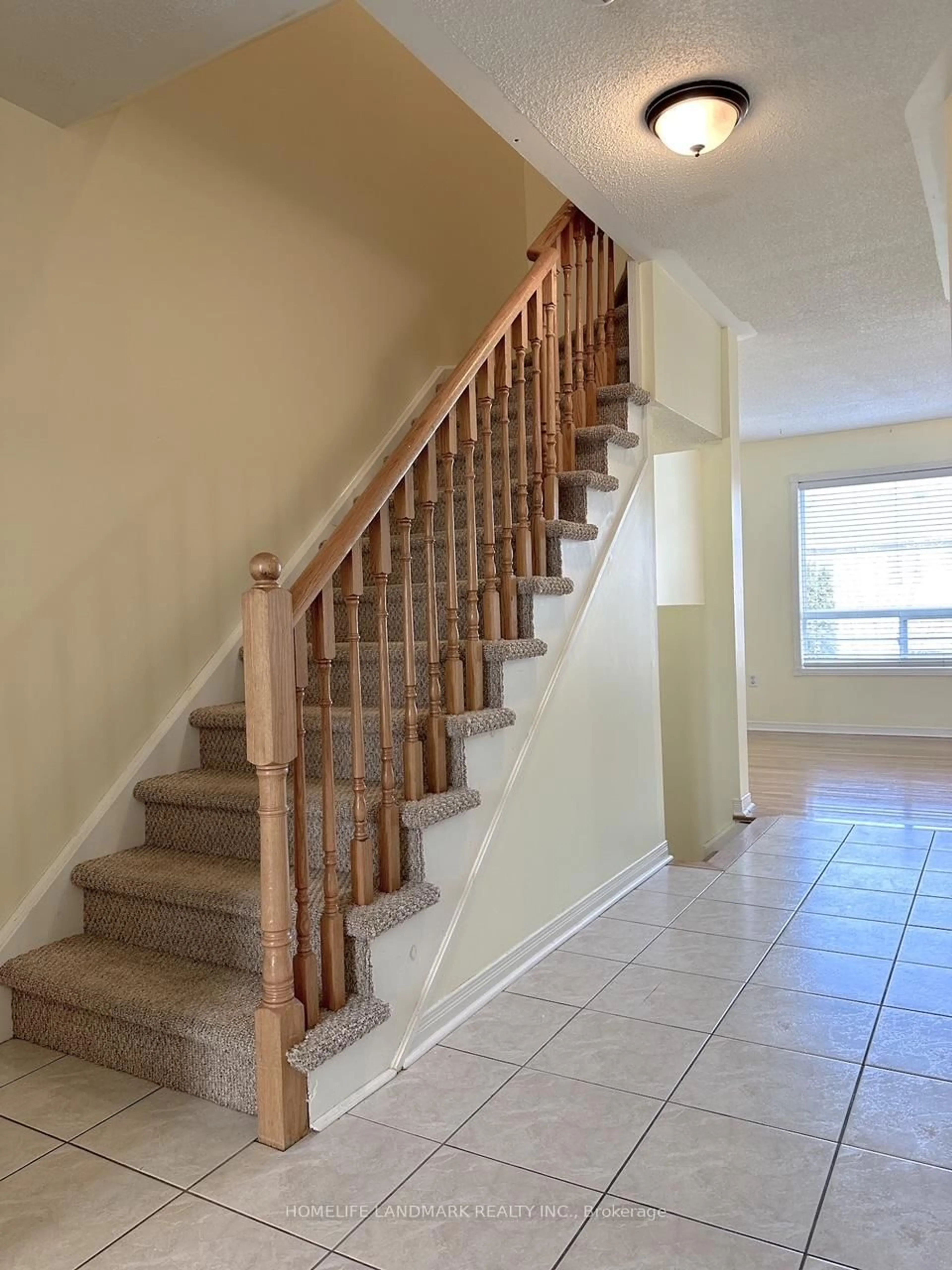 Stairs for 24 Crittenden Dr, Georgina Ontario L4P 4E7