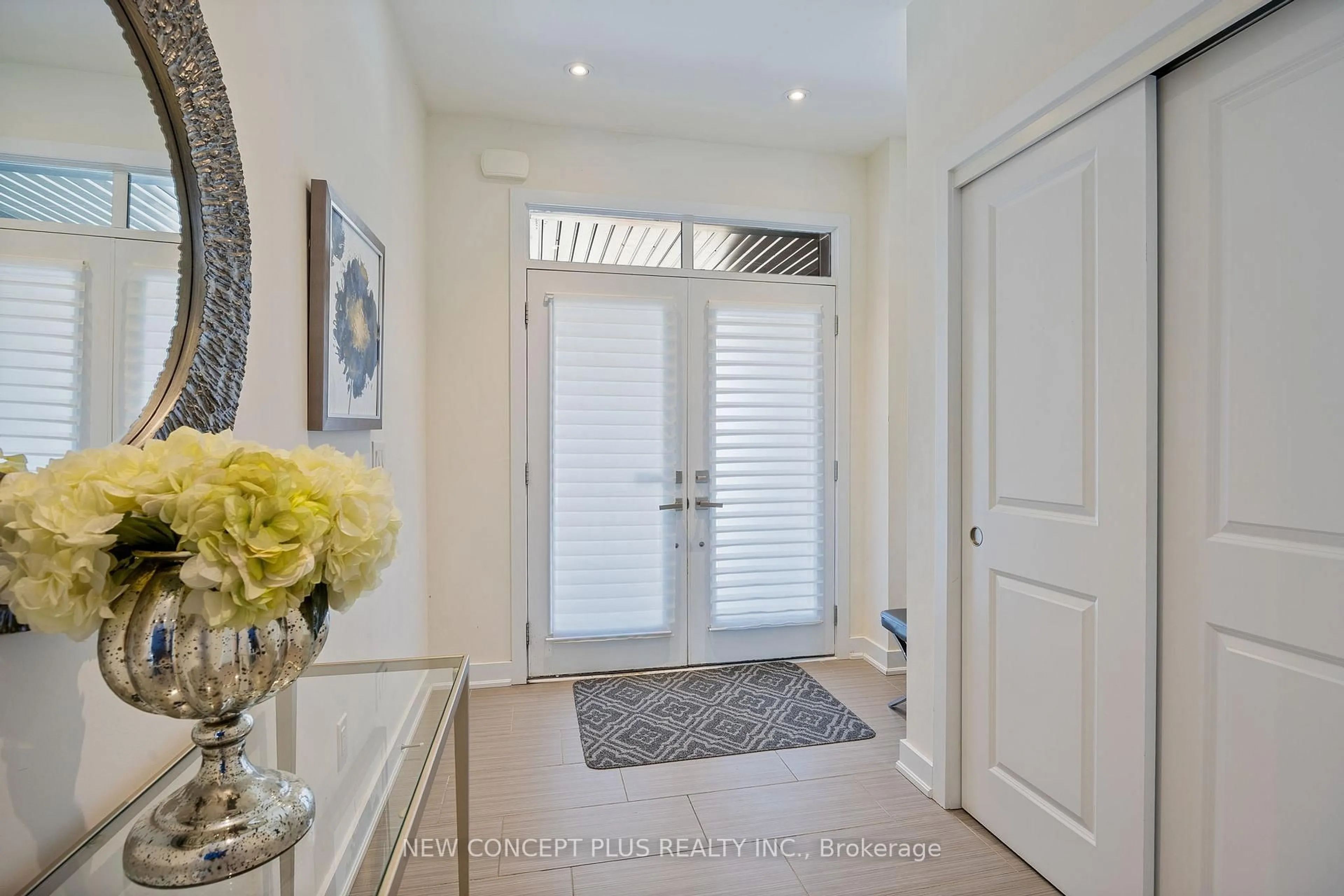 Indoor entryway for 47 Dariole Dr, Richmond Hill Ontario L4E 0Z2
