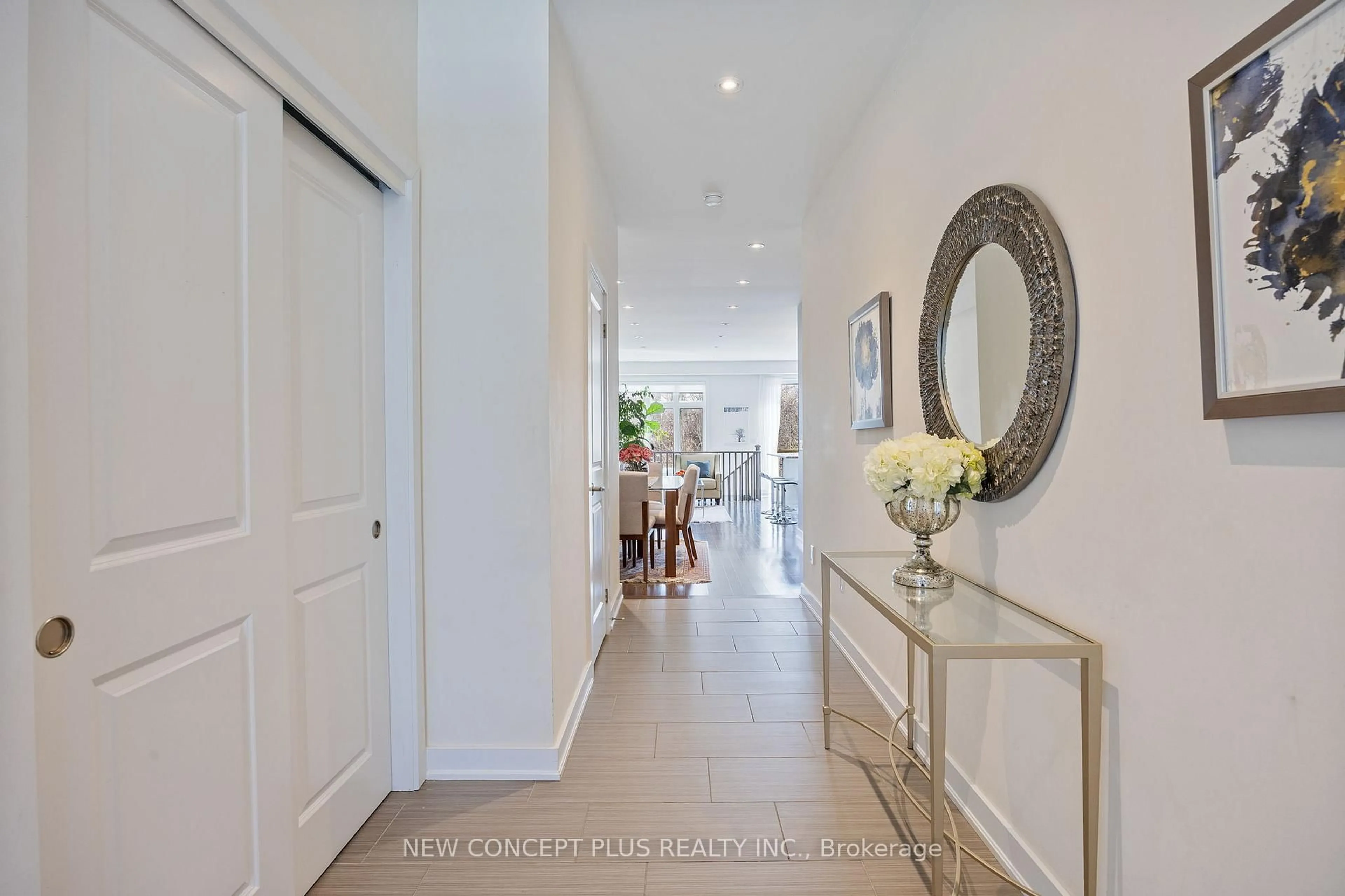 Indoor entryway for 47 Dariole Dr, Richmond Hill Ontario L4E 0Z2