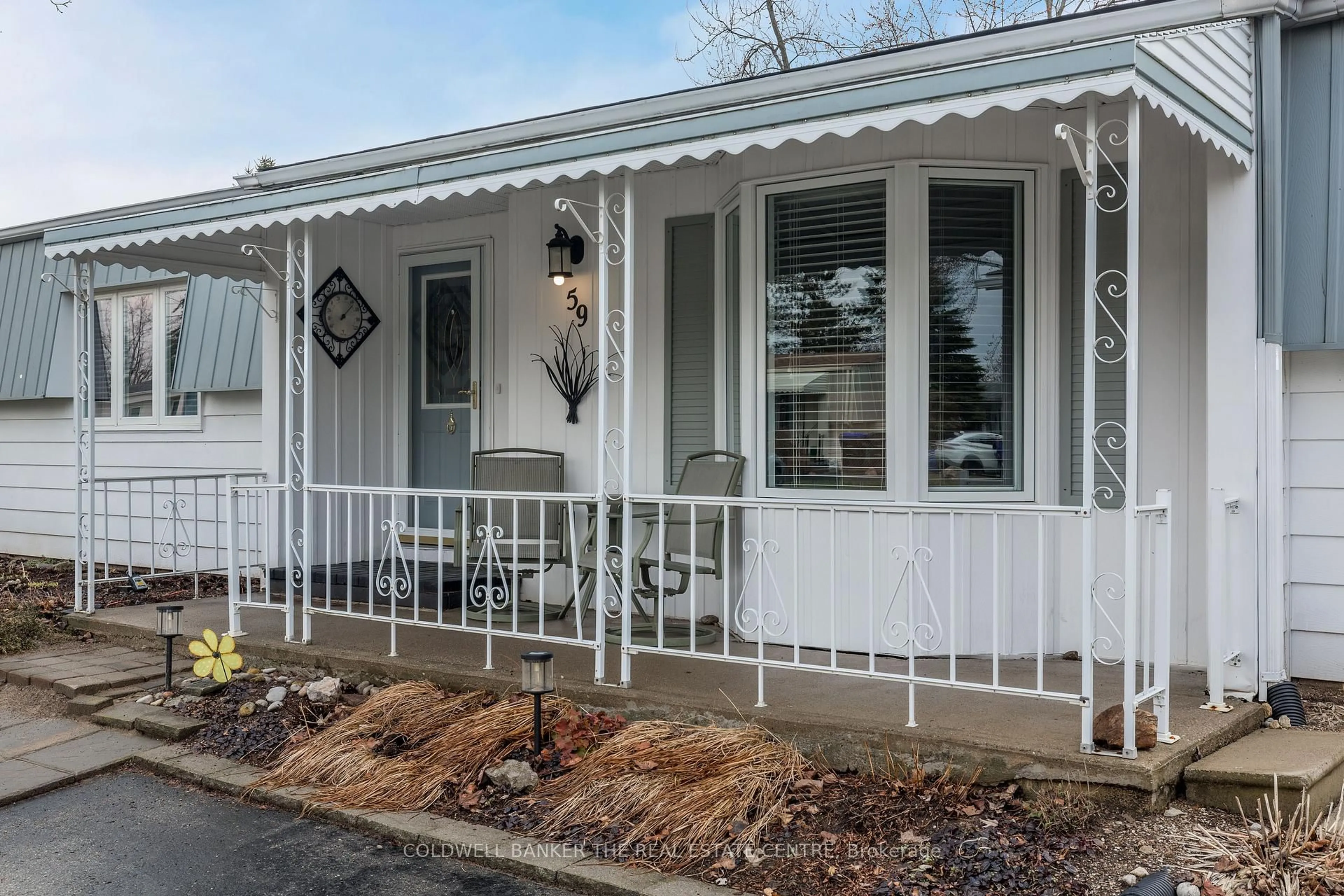 Home with vinyl exterior material, street for 59 Linden Lane, Innisfil Ontario L9S 1P9