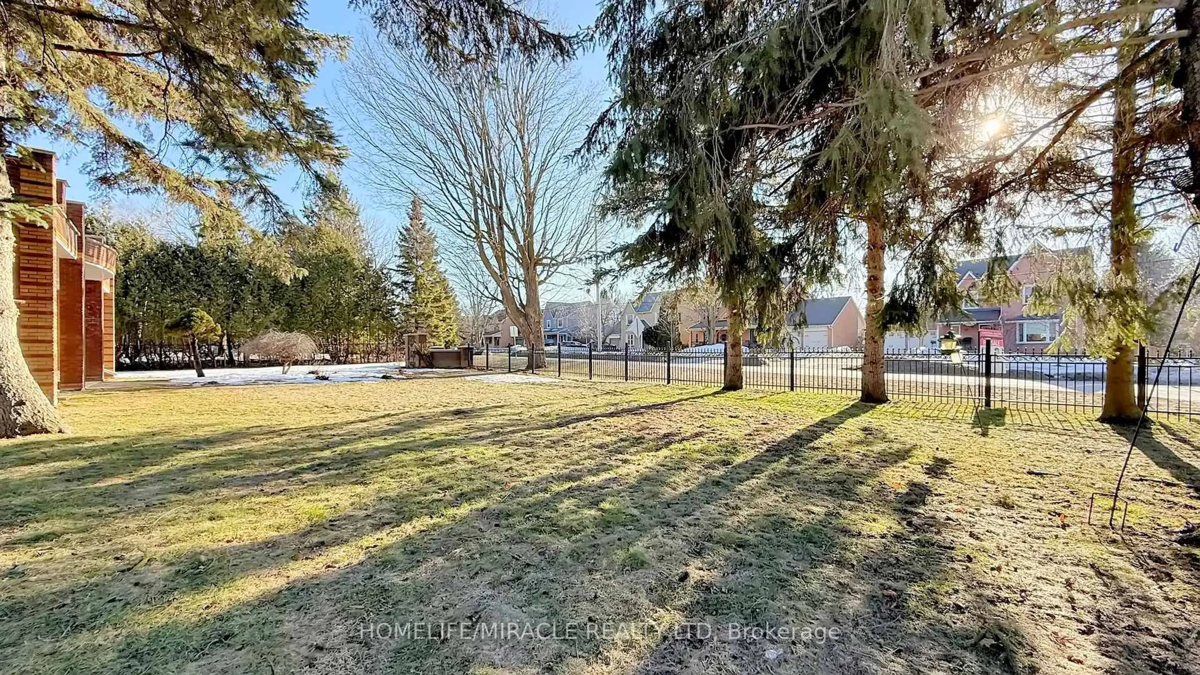 A pic from outside/outdoor area/front of a property/back of a property/a pic from drone, unknown for 59 Centre Rd, Uxbridge Ontario L9P 1B5