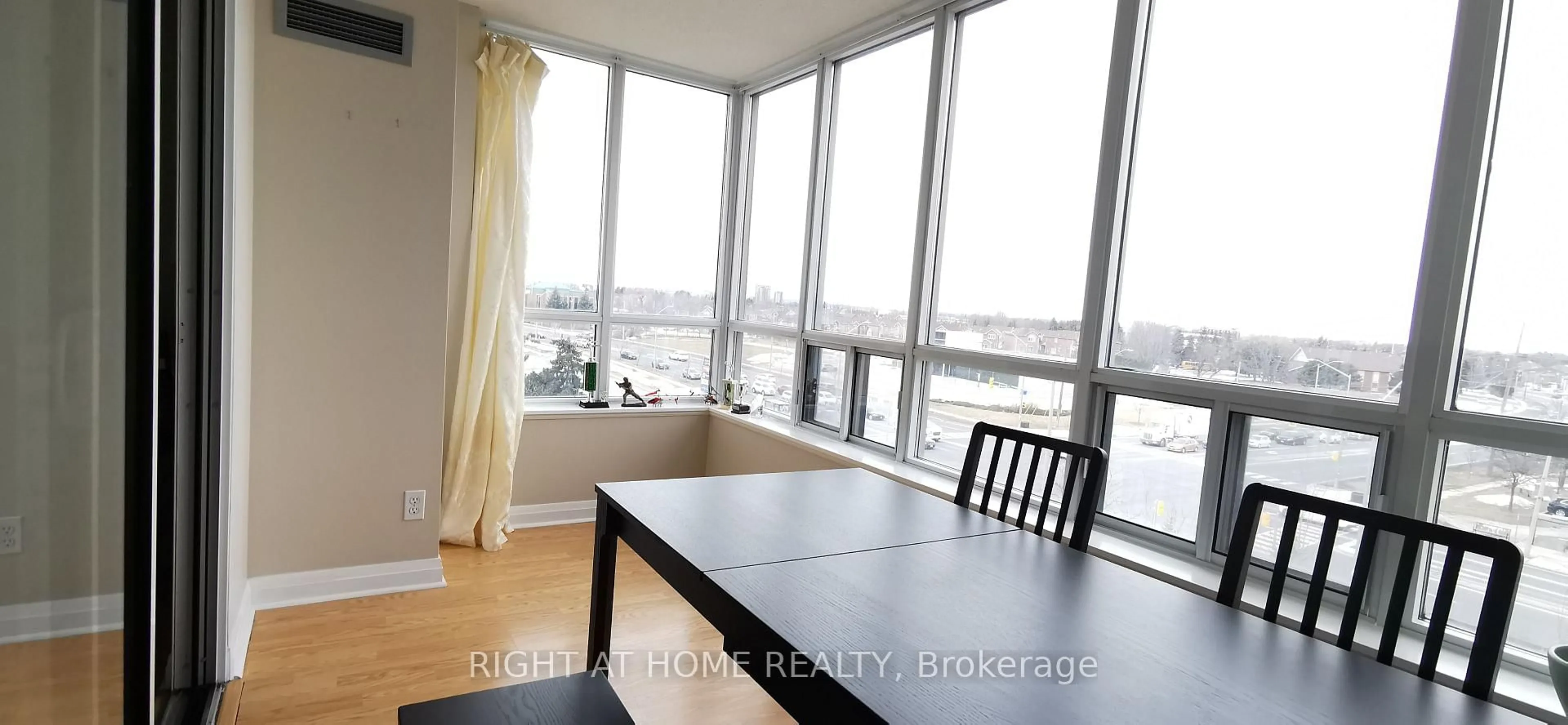 A pic of a room for 7363 Kennedy Rd #613, Markham Ontario L3R 1G8