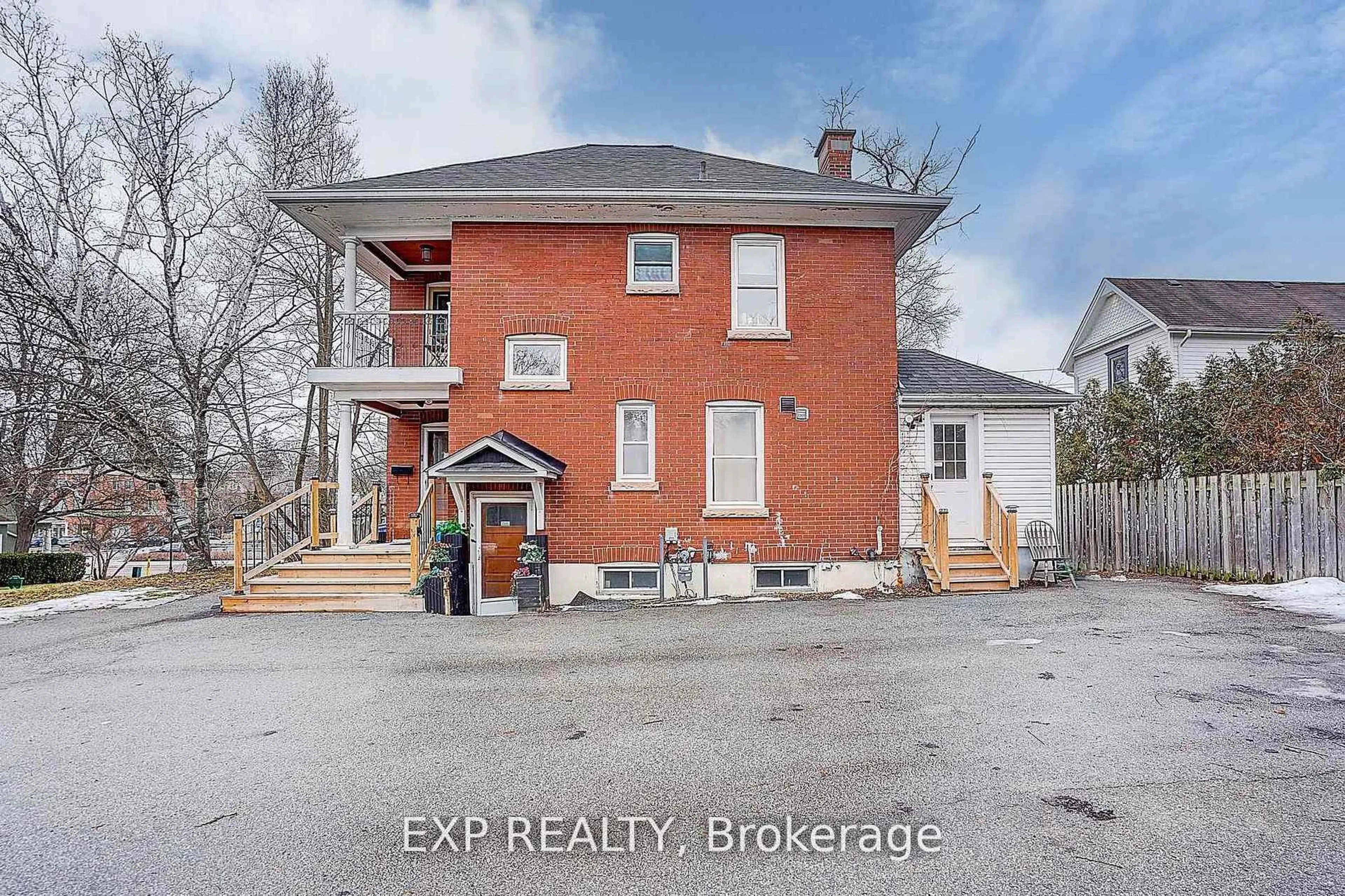 Unknown for 12 Vincent St, Newmarket Ontario L3Y 4G2