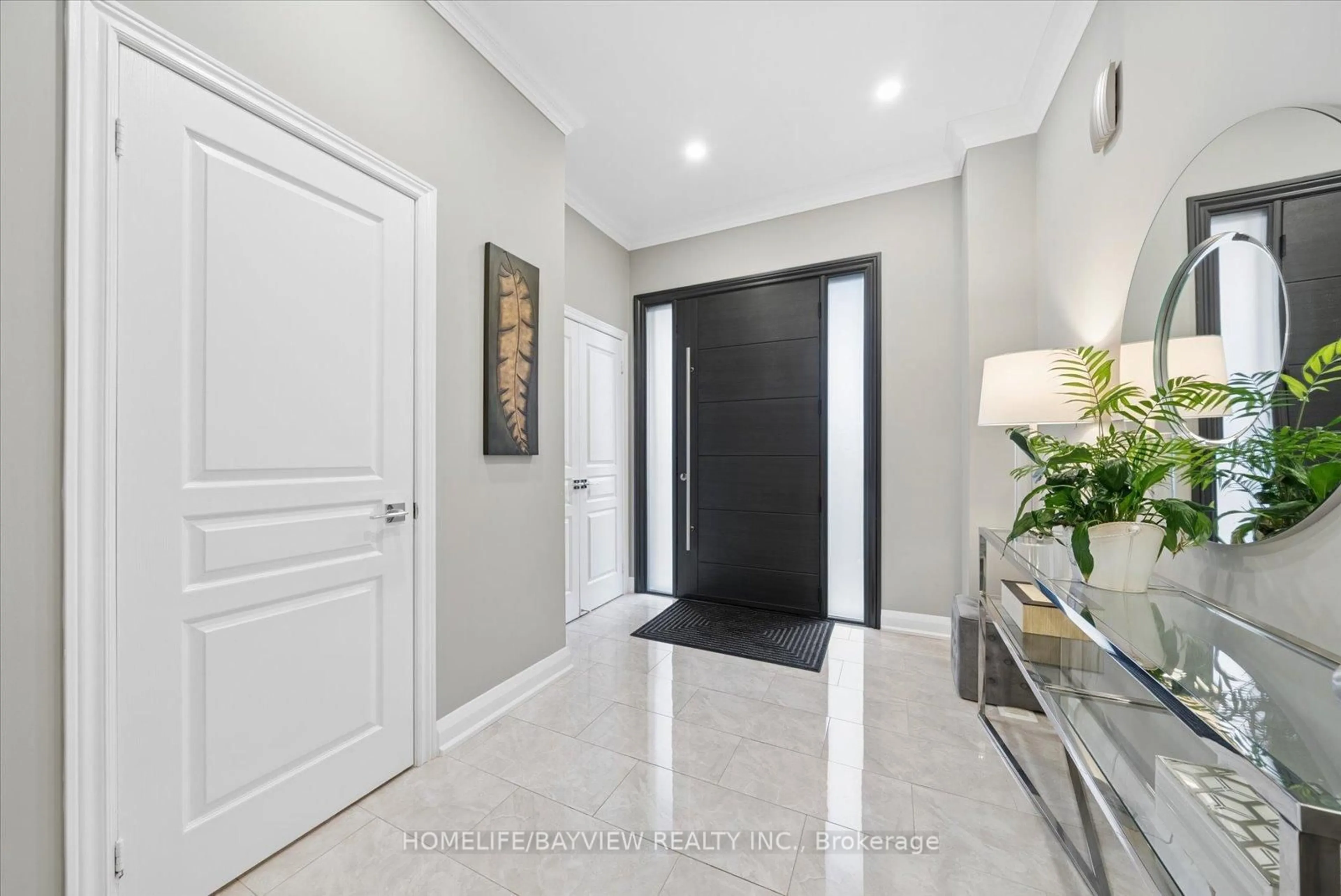 Indoor entryway for 15 Maple Forest Dr, Vaughan Ontario L6A 0B7
