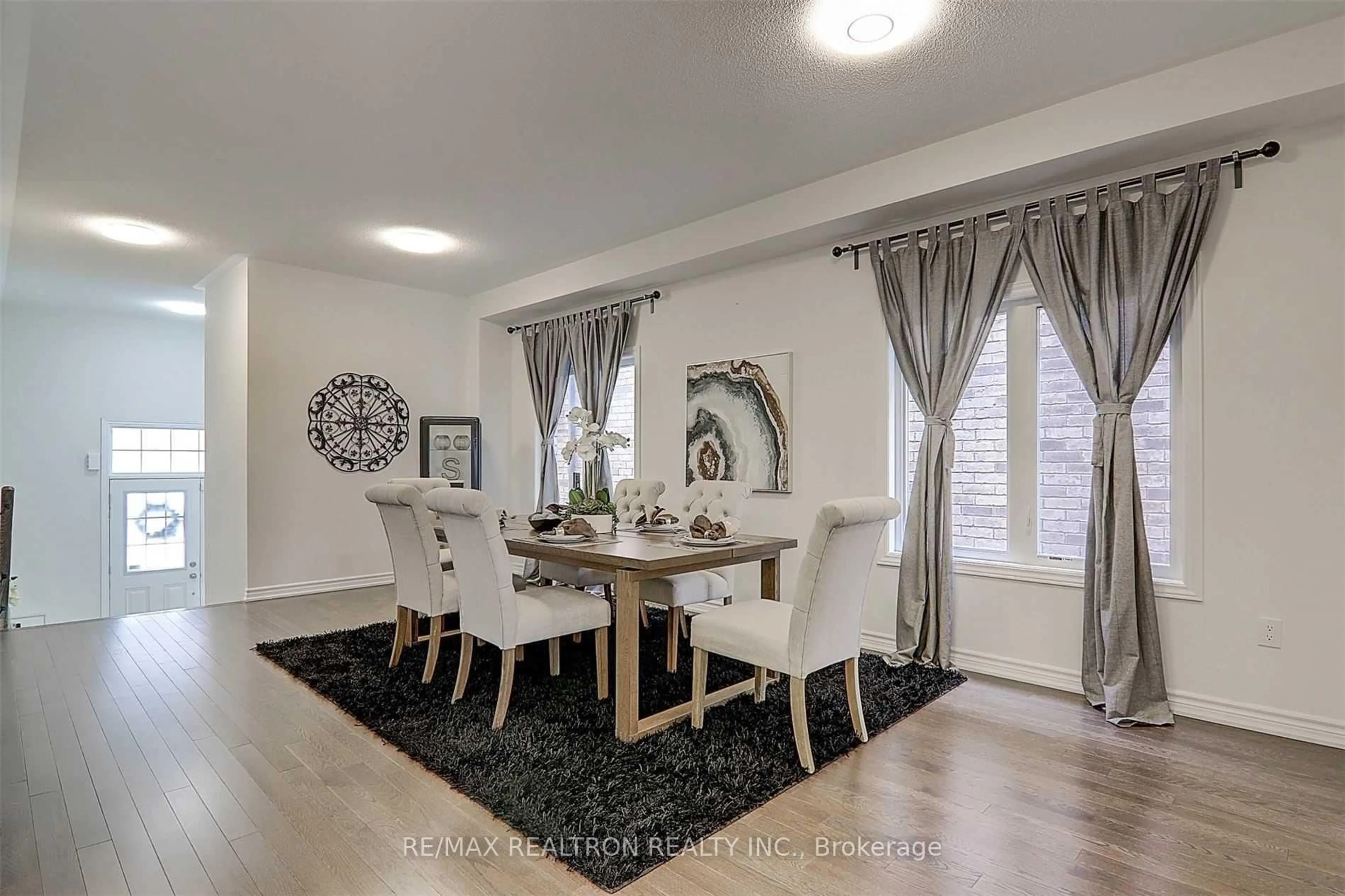 Dining room, unknown for 112 Connell Dr, Georgina Ontario L4P 0K3