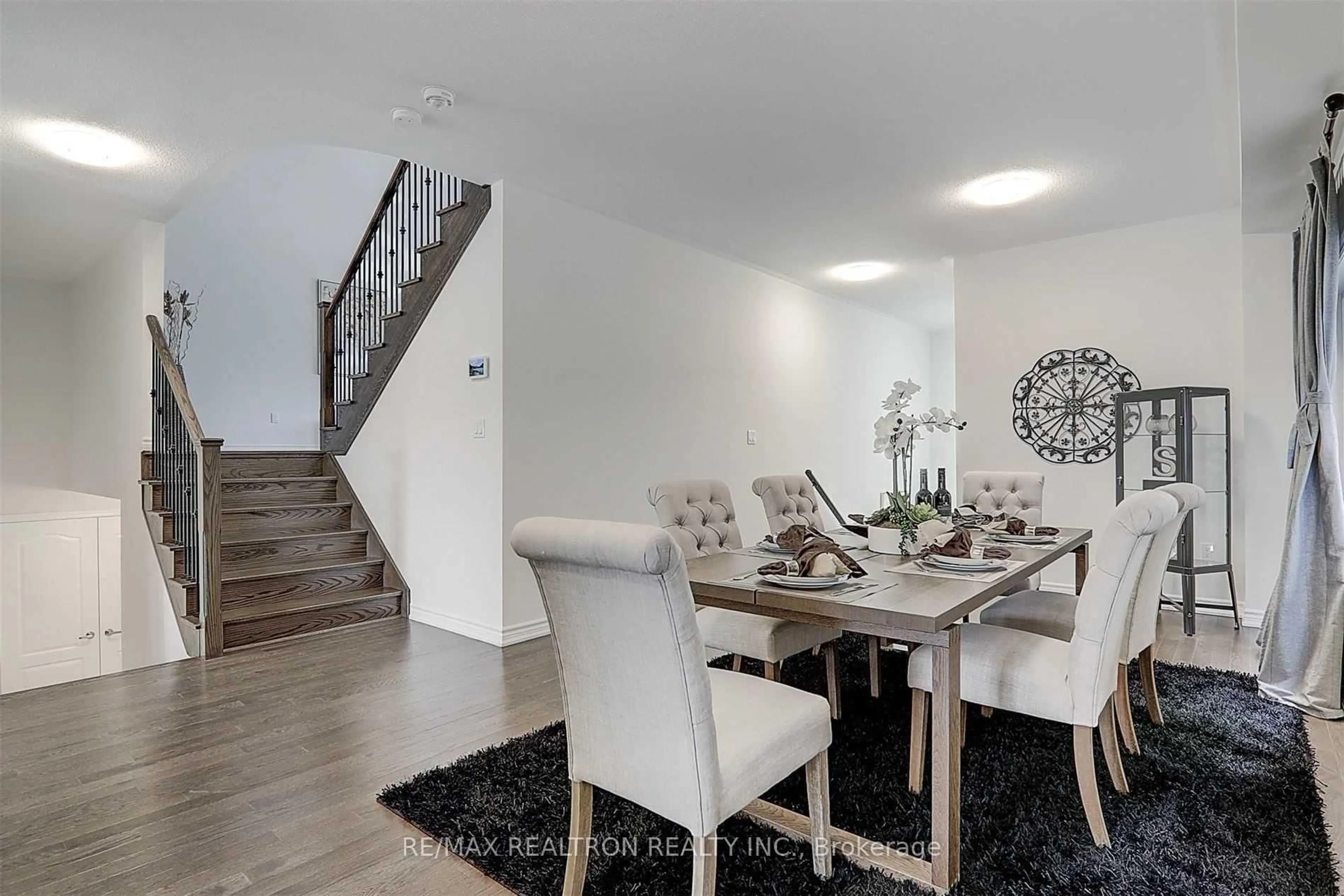 Dining room, unknown for 112 Connell Dr, Georgina Ontario L4P 0K3