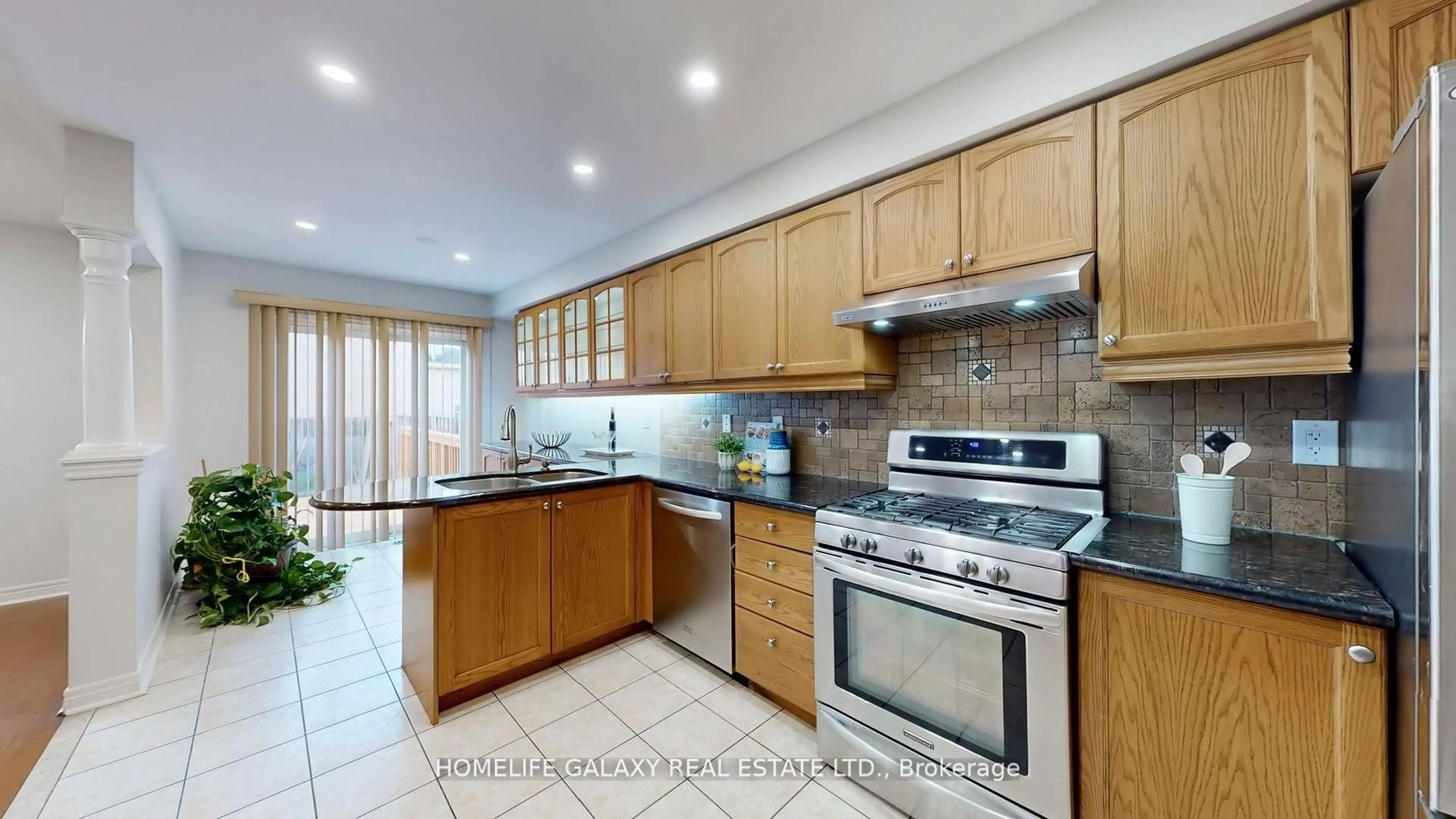 Unknown for 302 Redstone Rd, Richmond Hill Ontario L4S 2V6