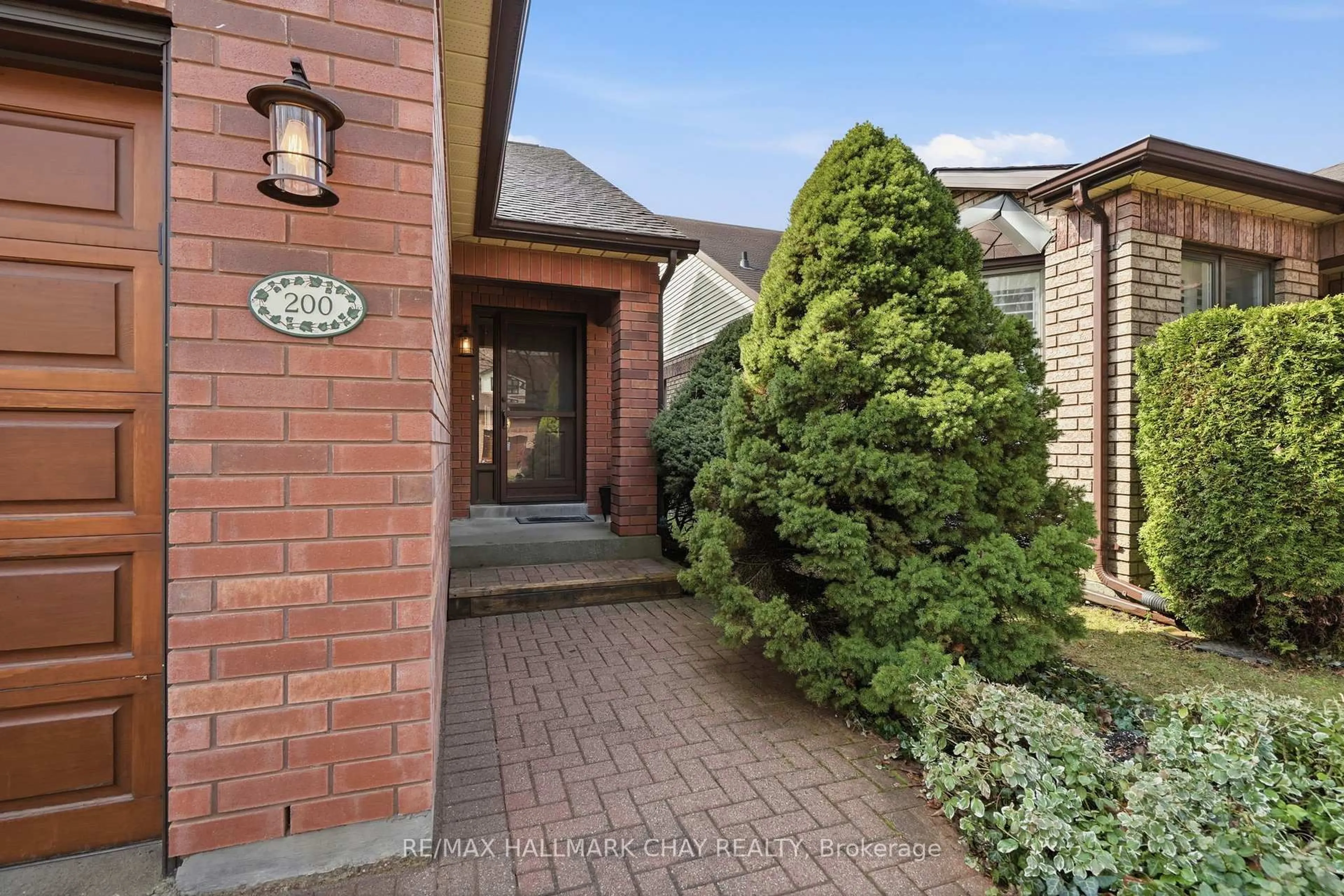 Home with brick exterior material, street for 200 Riverview Rd, New Tecumseth Ontario L9R 1Y2